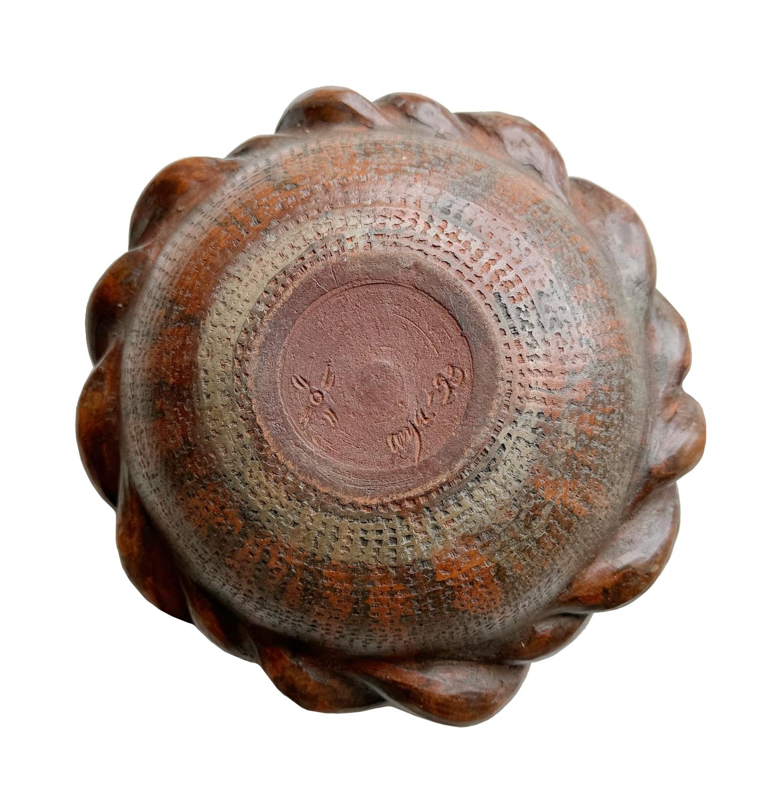 Organique Le bol d'Anja Notini : A Celebrity of Ceramic Artistry, Studio A, Suède en vente