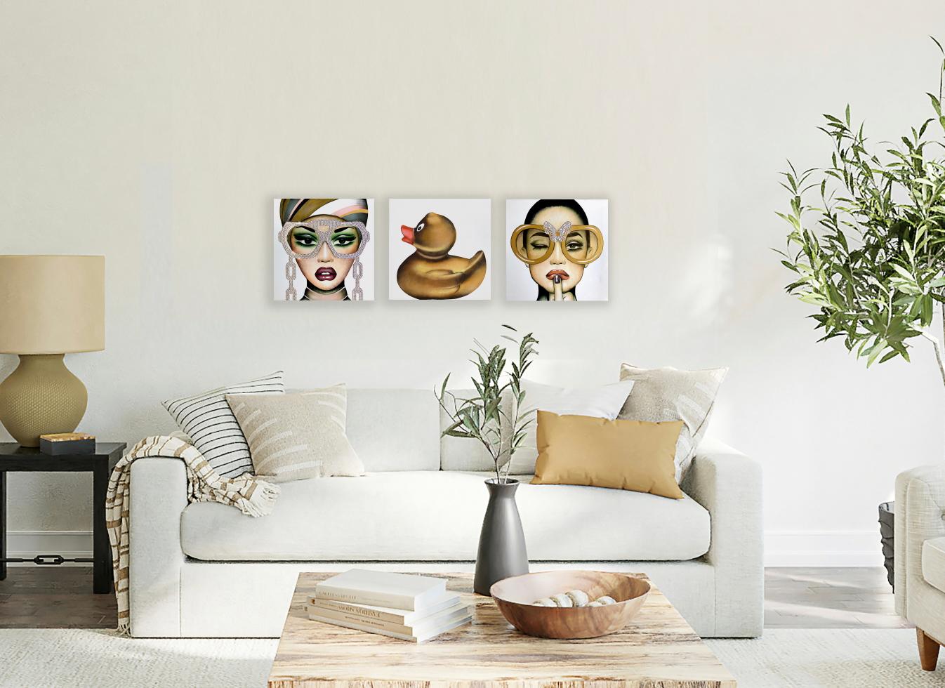 Anja Van Herle_12x12 Triptychon_Acryl/Swarovski Kristalle auf Tafel_Figurative im Angebot 3