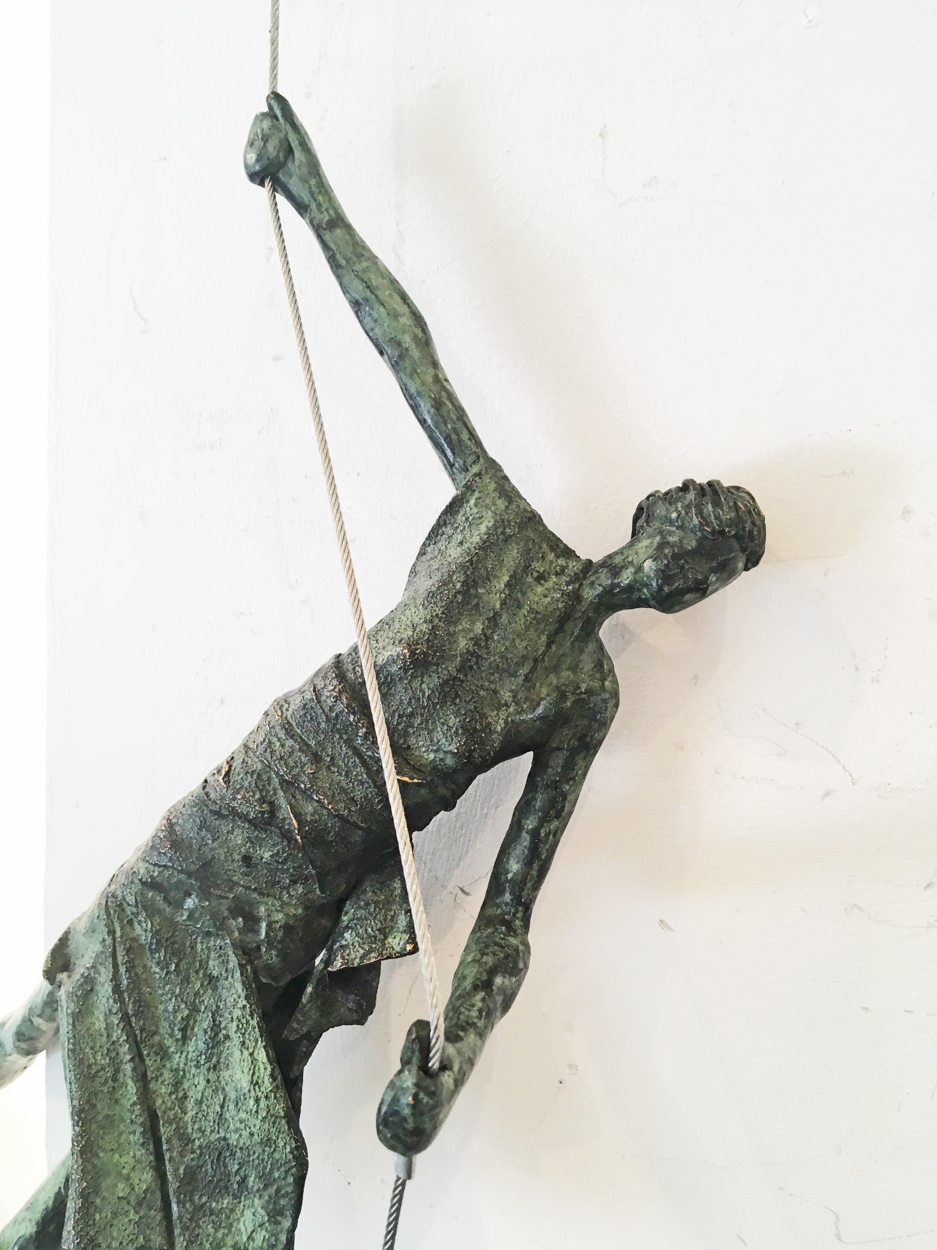 Acrobat - Legs on the wall (code 3409) - Contemporary Sculpture by Anke Birnie