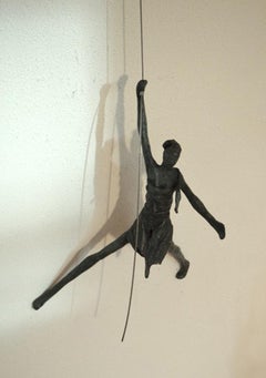 Naar Beneden n.4296 - hanging sculpture human in motion