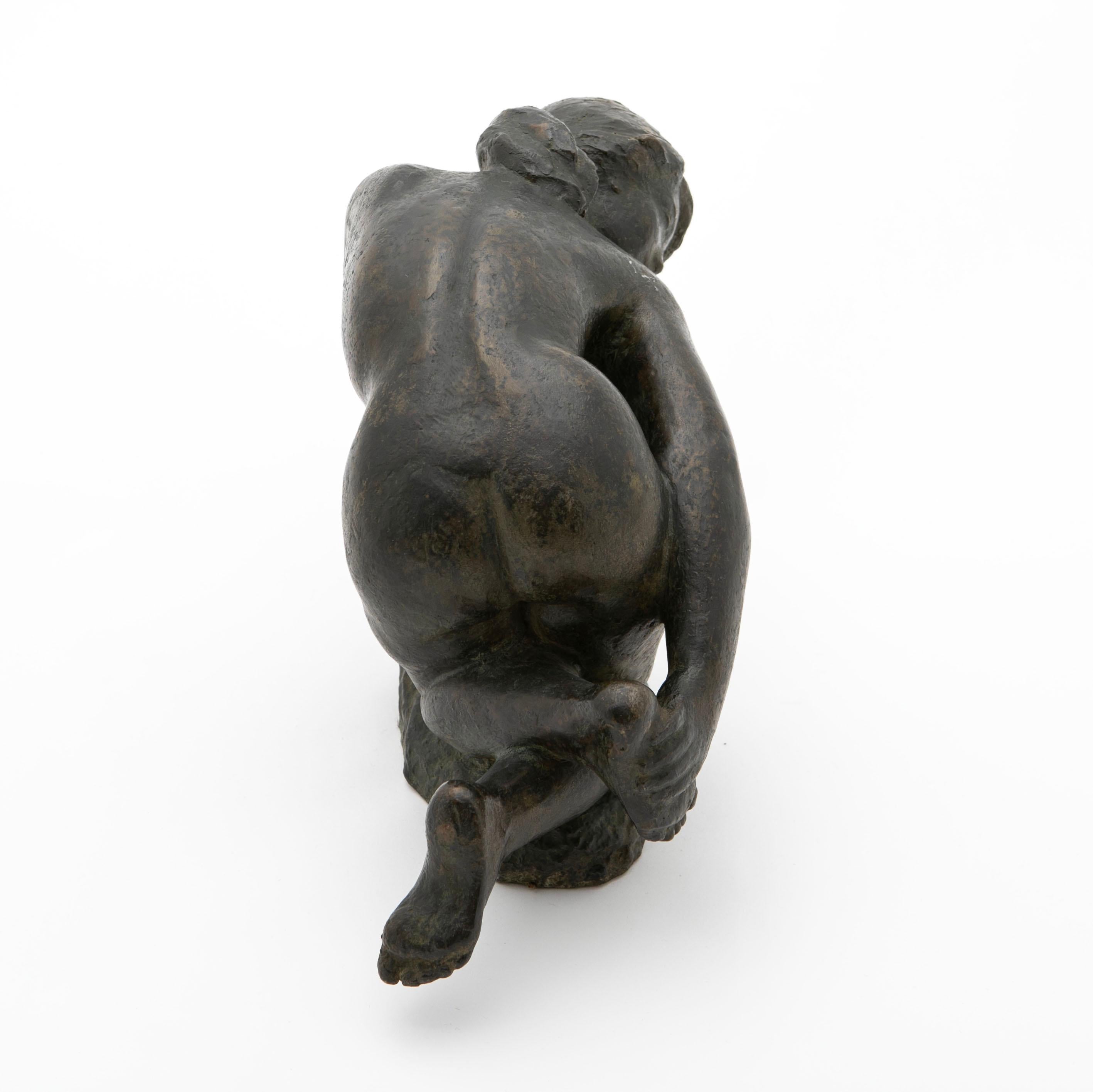 Anker Hoffmann, donna in bronzo patinato scuro in vendita 2