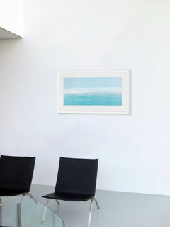 Caligo III - Sereno Estampado Horizonte Oceánico En Azules Con Sutiles Detalles Lineales