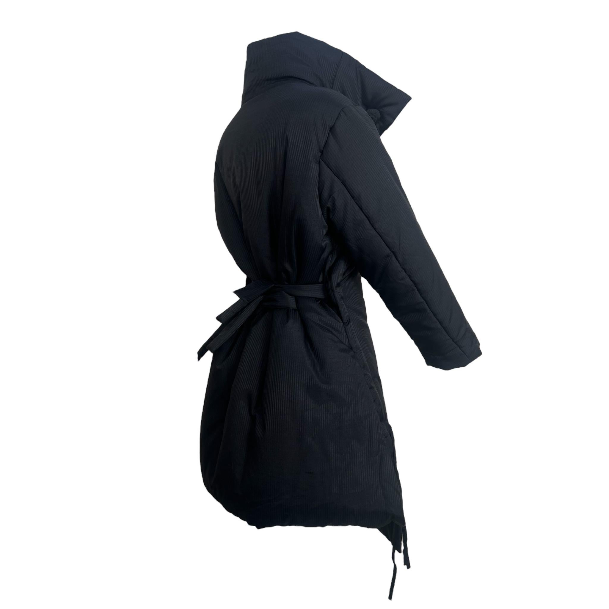 Ann Demeulemeester 1990's Black Cotton Avant Garde Down Jacket In condizioni ottime in vendita a Los Angeles, CA