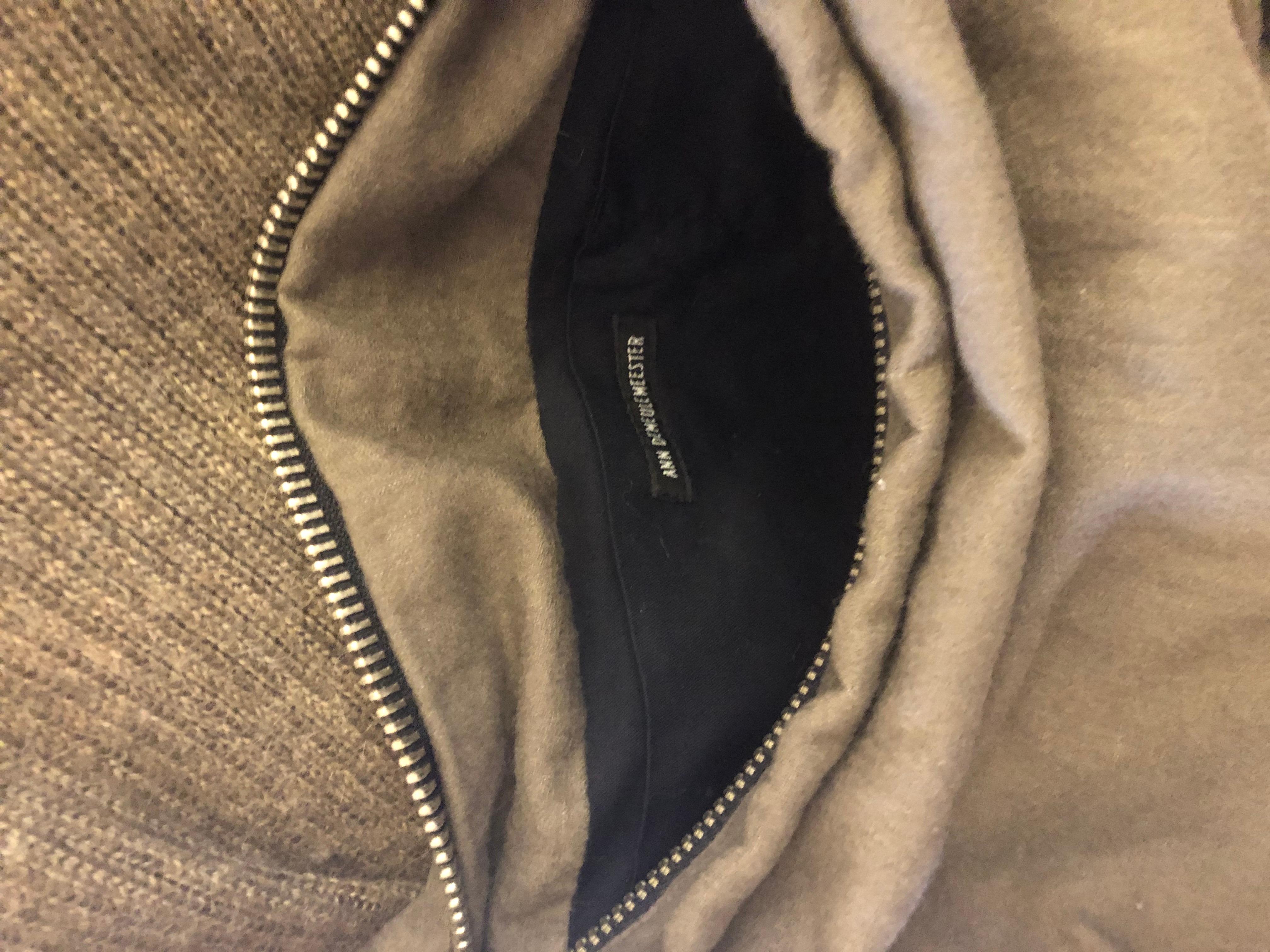 Ann Demeulemeester Apalca Hooded Wrap/Shawl w/Matching Bag In Excellent Condition In Port Hope, ON