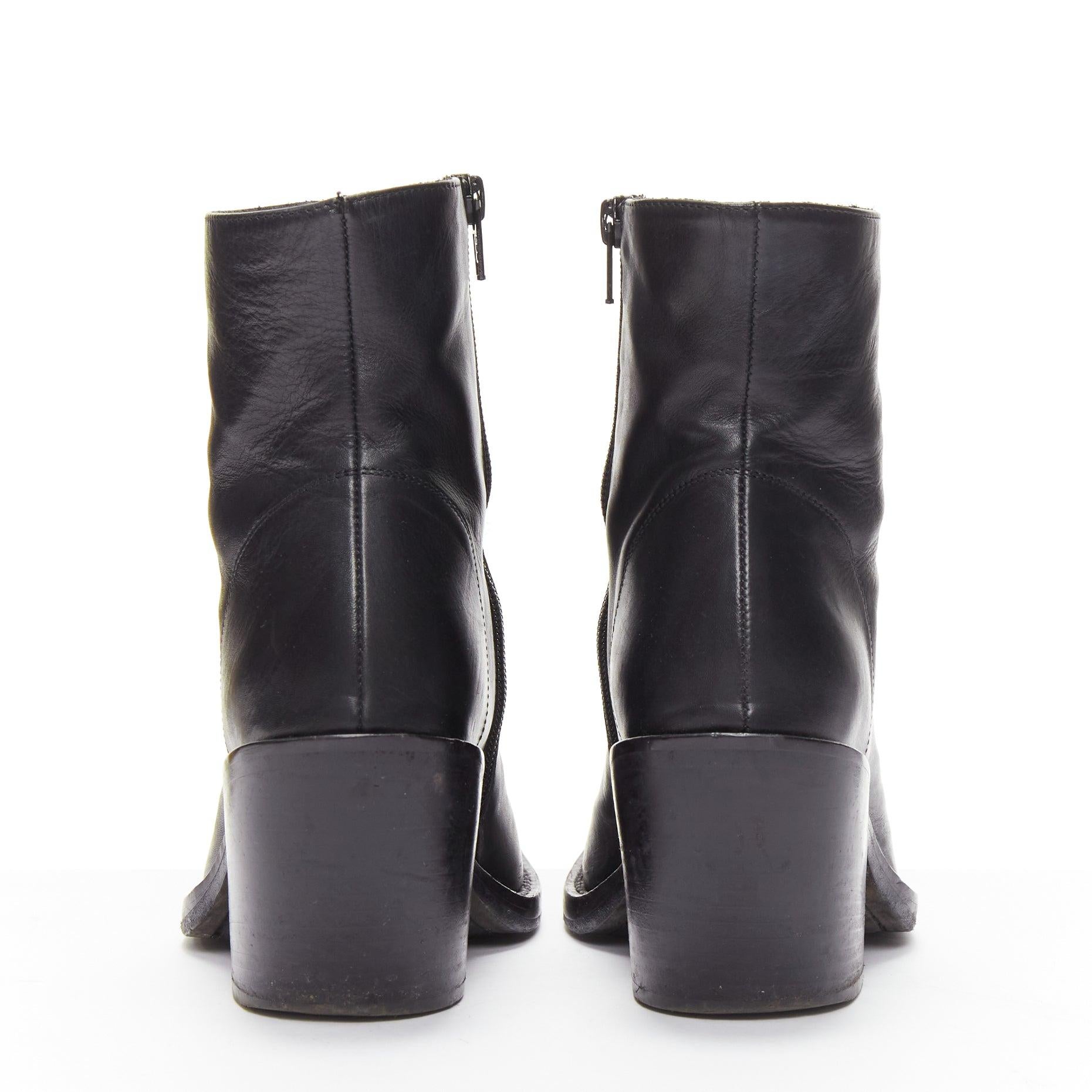 Ann Demeulemeester bottines en cuir noir à bout rond et à talon cubain en bois EU36 en vente 1