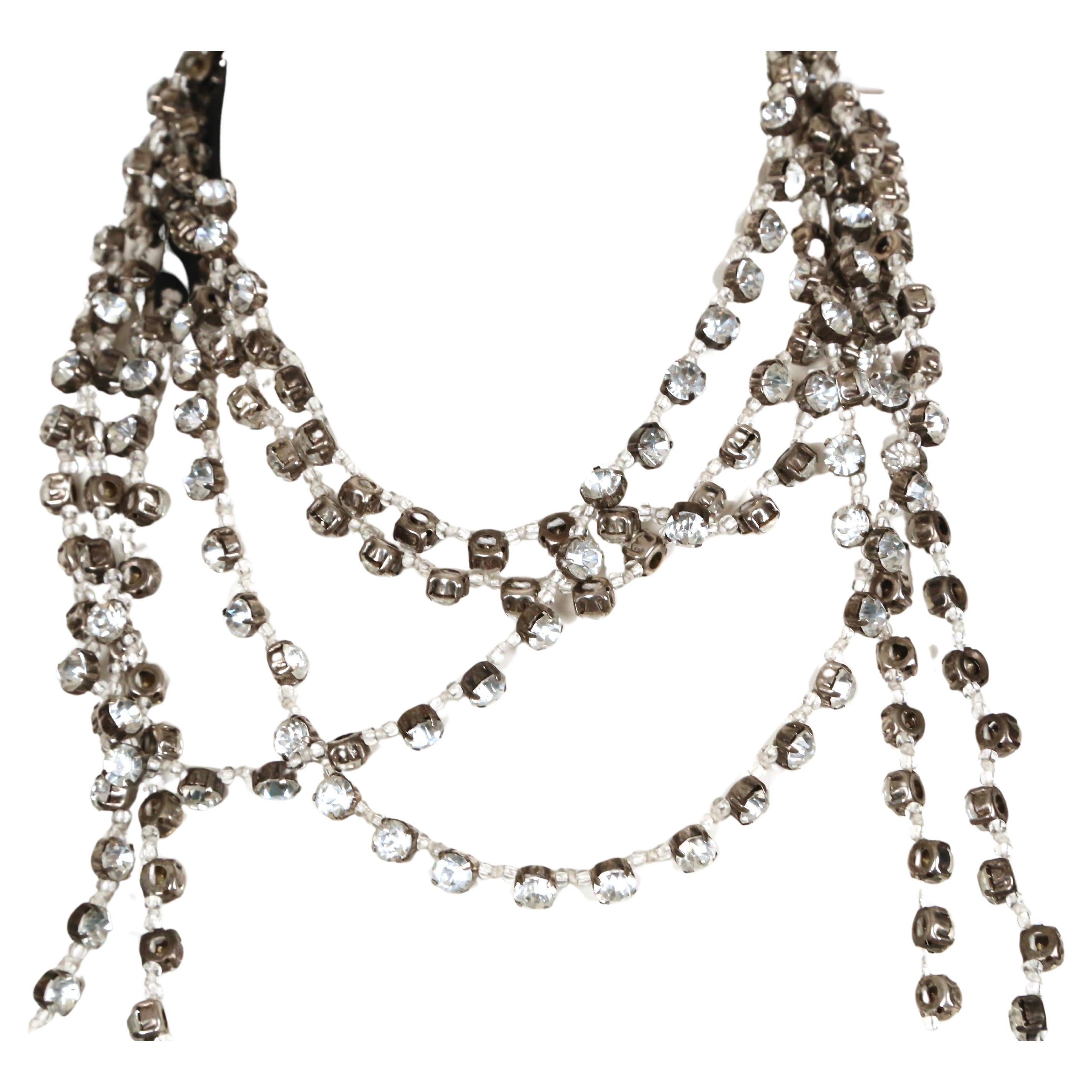 ANN DEMEULEMEESTER Collier en argent serti de pierres claires et de strass facettés en vente