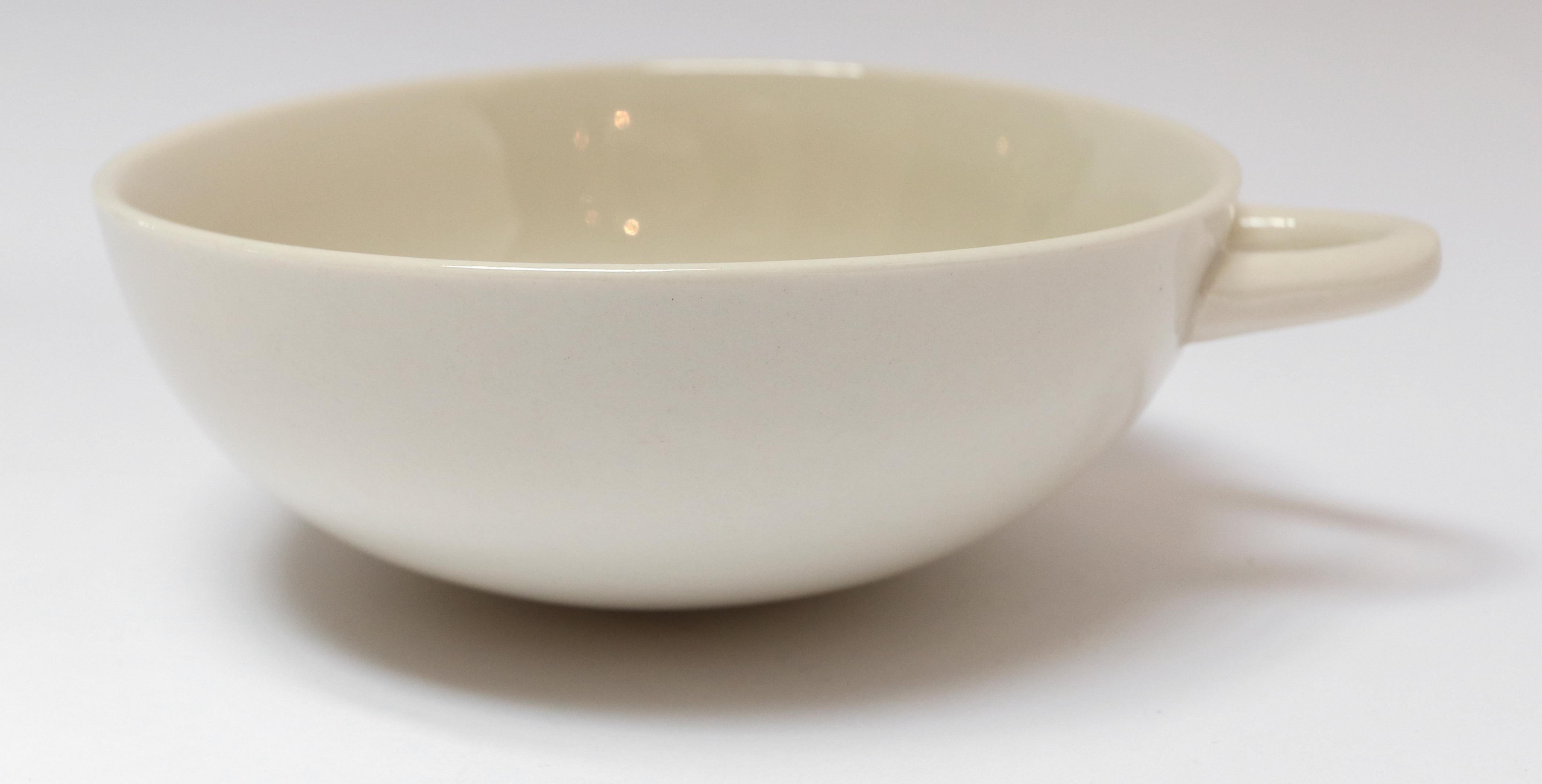 Ann Demeulemeester for Serax Dé coffee cup in off white. 10.9 cm diameter x 4.1 cm high. Must be purchased in quantities of two.