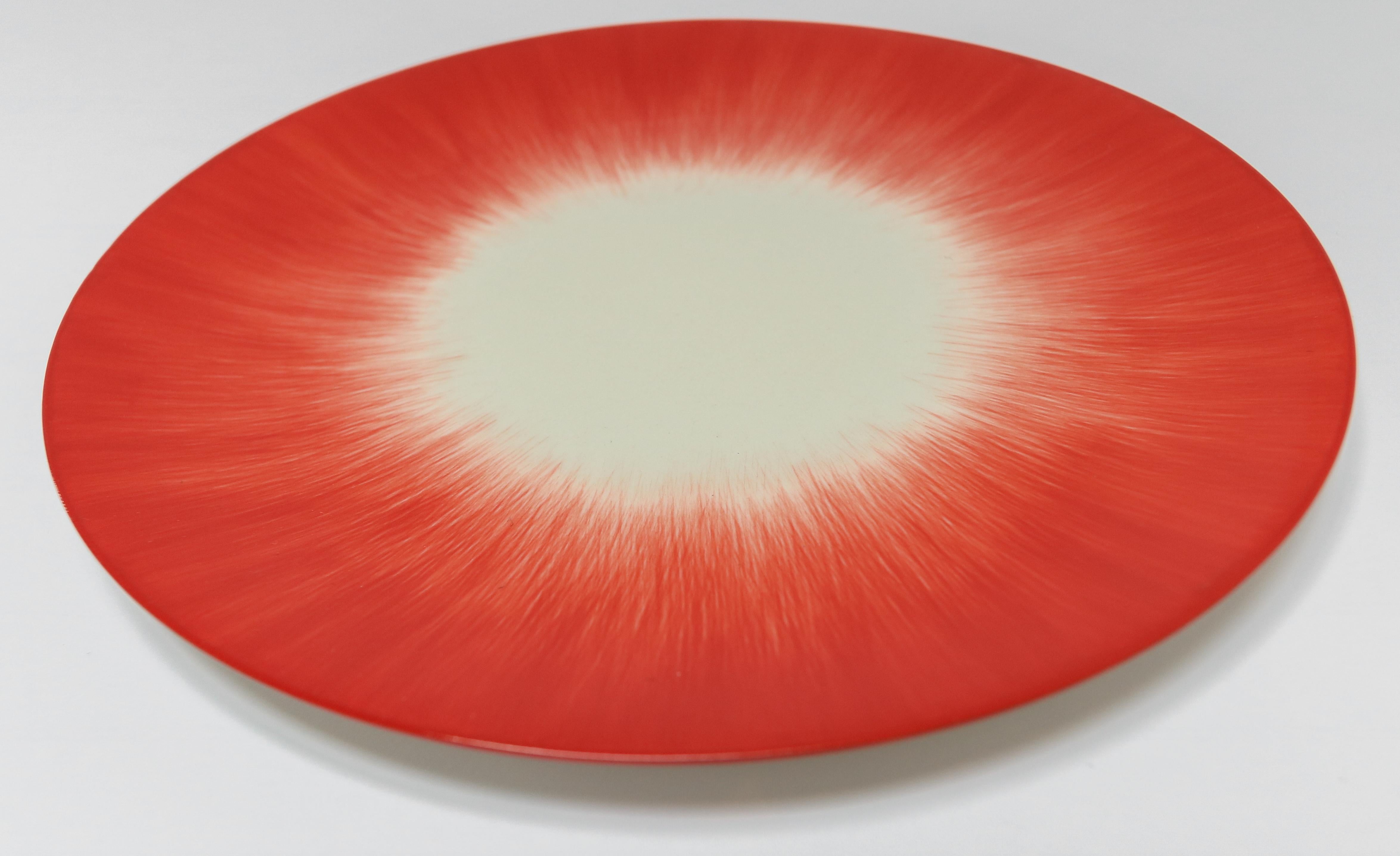 Ann Demeulemeester for Serax Dé dessert plate in Off White / Red. Hand painted with a starburst pattern. 17.5cm diameter x 0.9 cm high. Must be purchased in quantities of two.