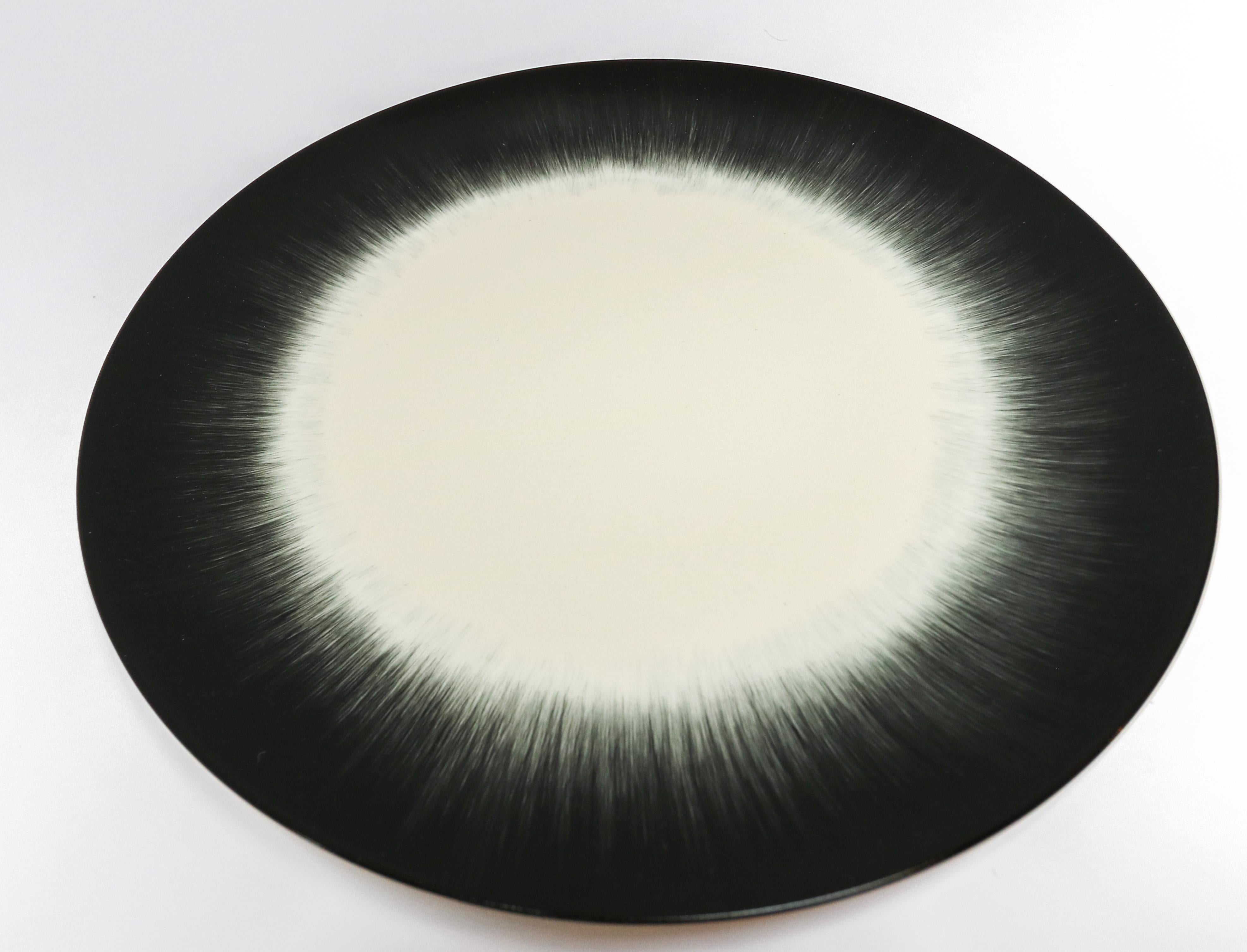Belgian Ann Demeulemeester for Serax Dé Dinner Plate in Off White / Black