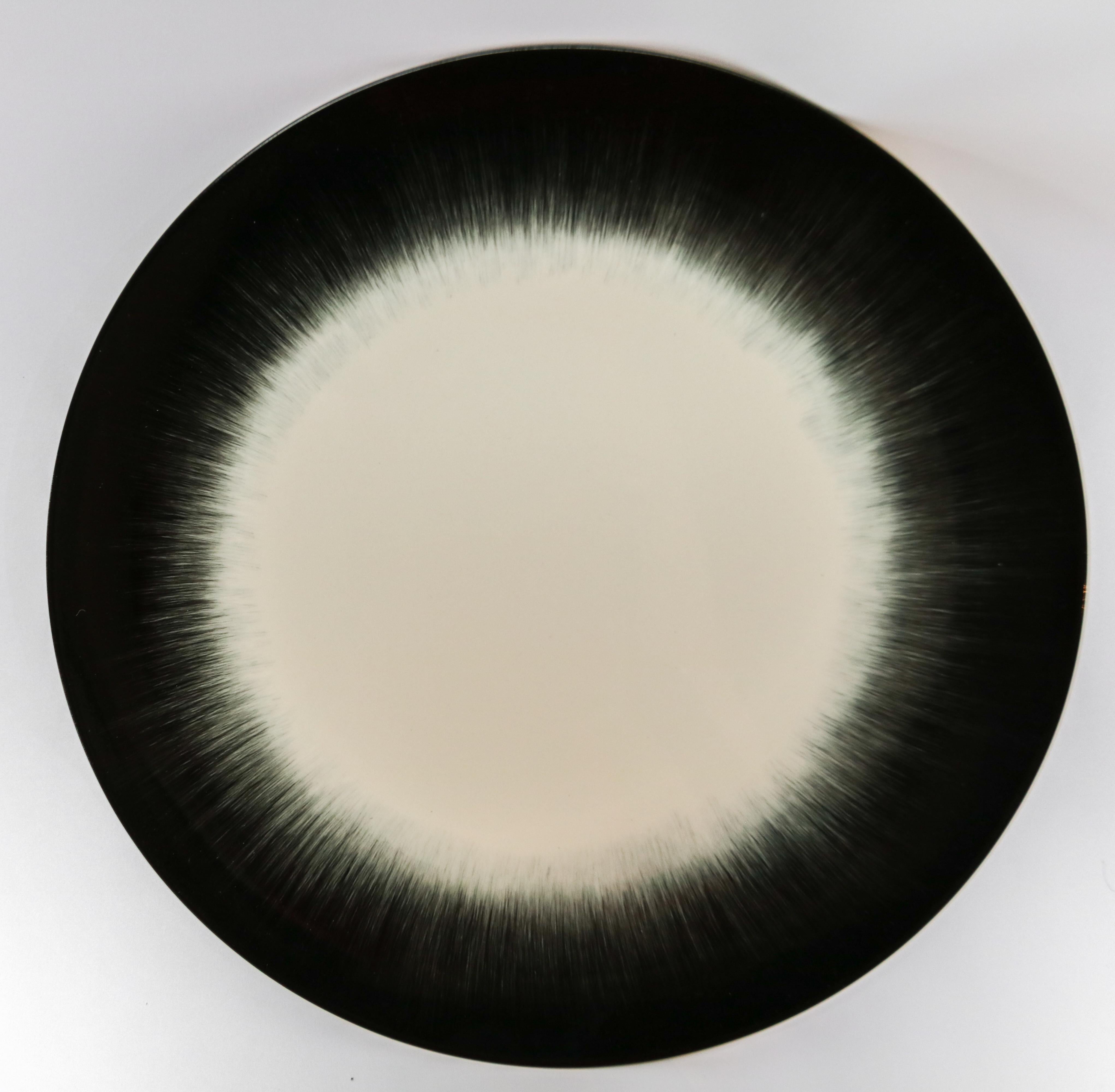 Porcelain Ann Demeulemeester for Serax Dé Dinner Plate in Off White / Black