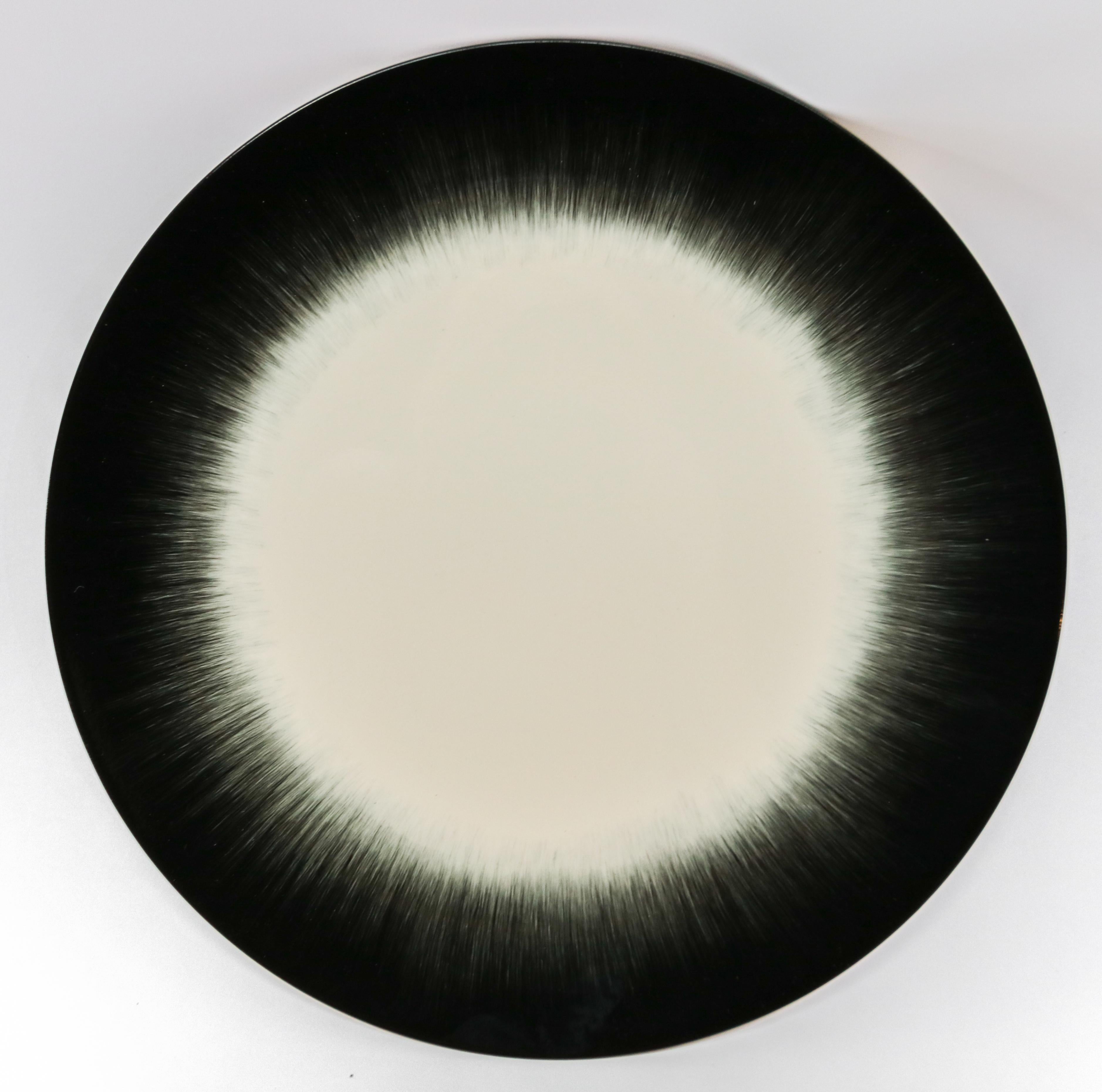 Ann Demeulemeester for Serax Dé Dinner Plate in off White / Black 1