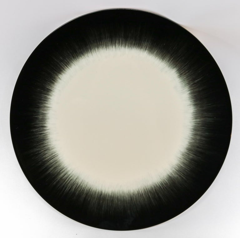 Ann Demeulemeester for Serax Dé Dinner Plate in off White / Black For Sale 1