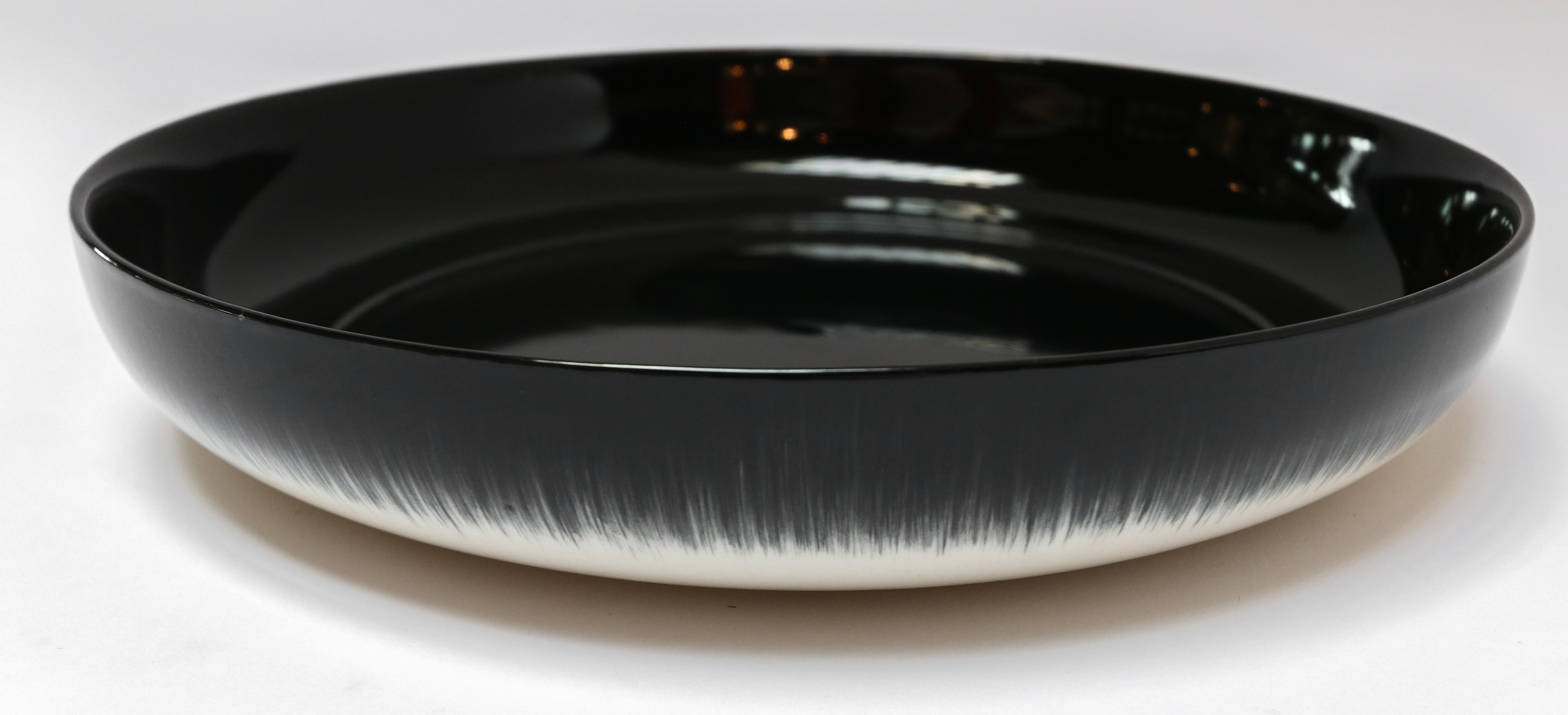 Ann Demeulemeester for Serax Dé Large High Plate / Bowl in off White / Black In New Condition In Los Angeles, CA