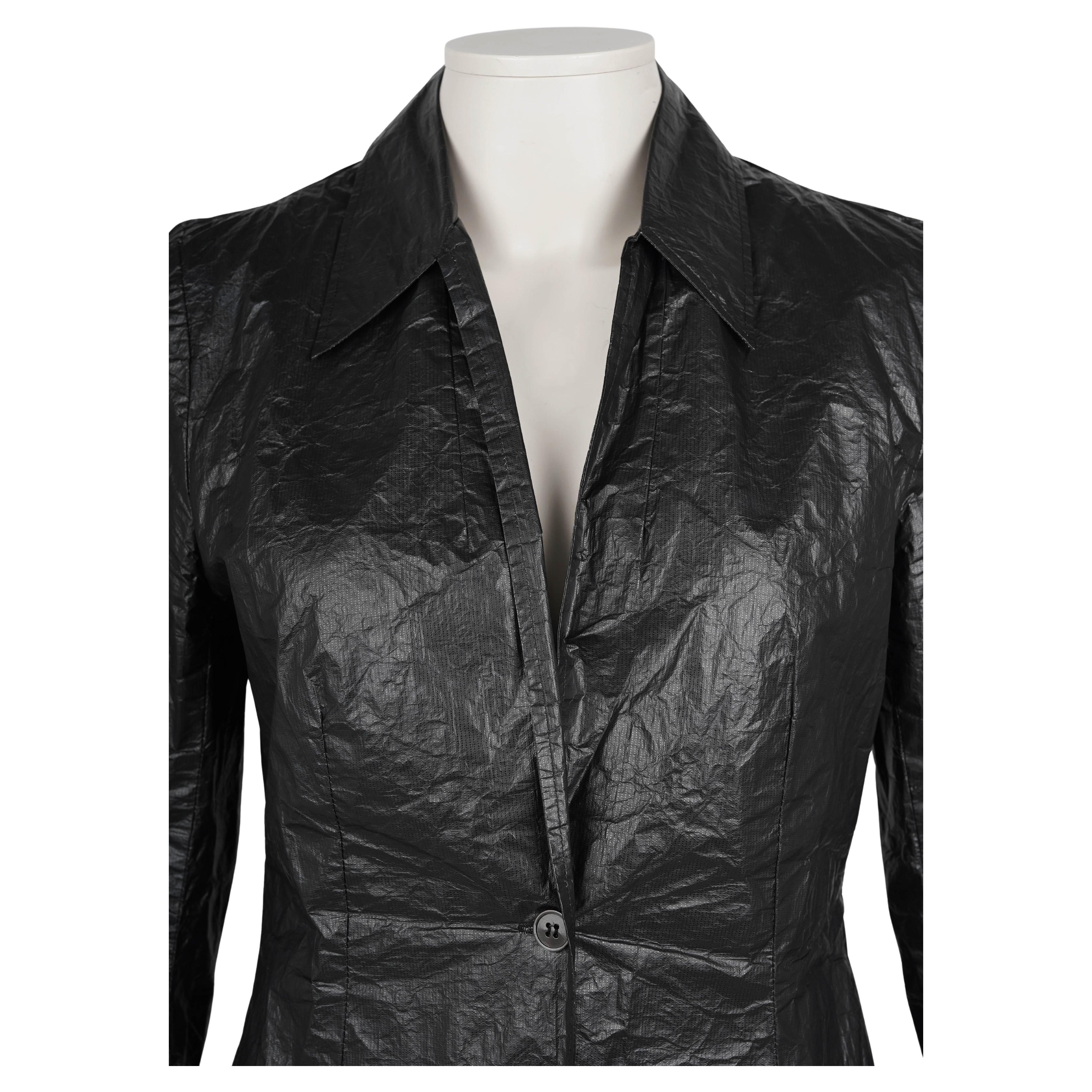 Ann Demeulemeester S/S 1996 Schwarzer Polyethylen-Blazer - Seltenes Runway-Stück Damen im Angebot