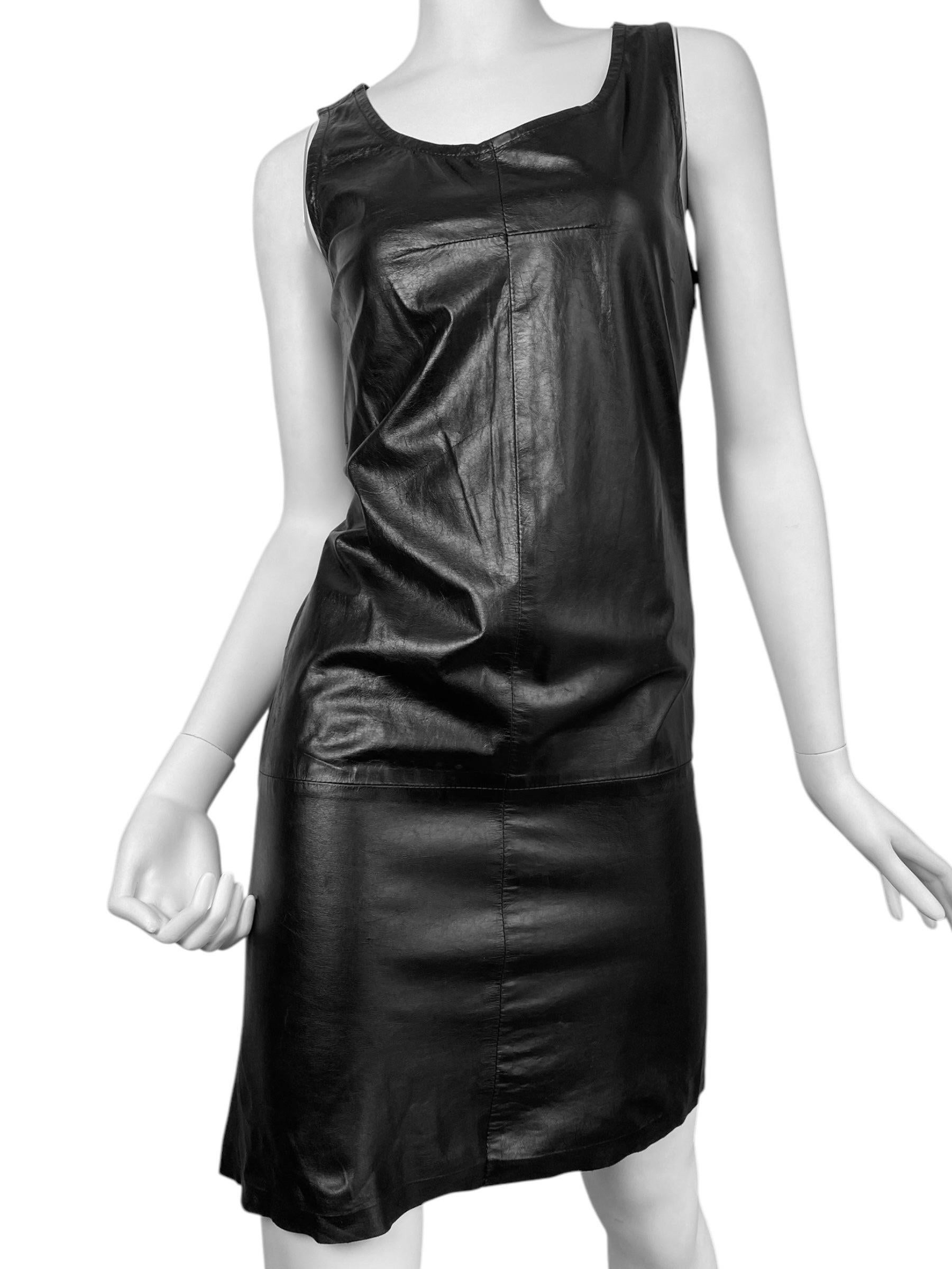 ANN DEMEULEMEESTER Ss2002 BLACK LEATHER STRAIGHT CUT DRESS In Good Condition For Sale In PARIS, FR