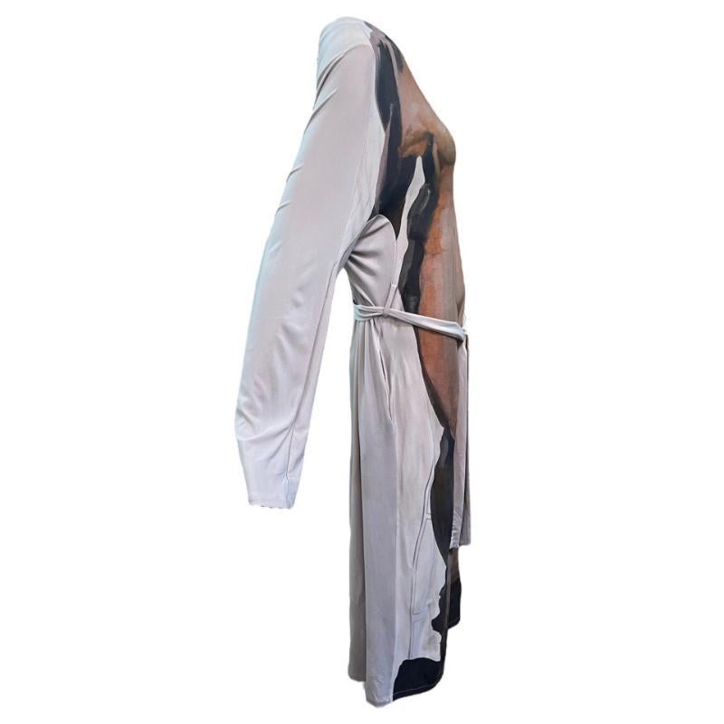 La icónica Venus de Milo se presta a un sensual trampantojo de Ann Demeulemeester.  Fabricado en nailon 100% elástico para un ajuste cómodo y holgado. Viene con un cinturón de faja semiadherido. Bolsillos laterales. La cabeza no aparece en la foto:
