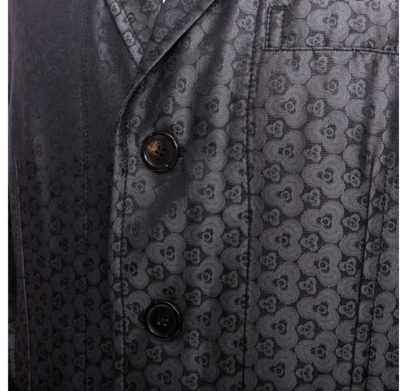ANN DEMEULEMEESTER Vintage grey silk blend geometric floral brocade blazer M
Reference: PRWU/A00024
Brand: Ann Demeulemeester
Material: Silk, Blend
Color: Grey
Pattern: Floral
Closure: Button
Lining: Beige Fabric
Extra Details: Single vent.
Made in: