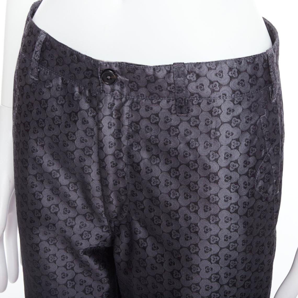 ANN DEMEULEMEESTER Vintage grey silk blend geometric floral print pants XS
Reference: PRWU/A00087
Brand: Ann Demeulemeester
Material: Silk, Blend
Color: Grey, Black
Pattern: Geometric
Closure: Zip Fly
Extra Details: Pockets at