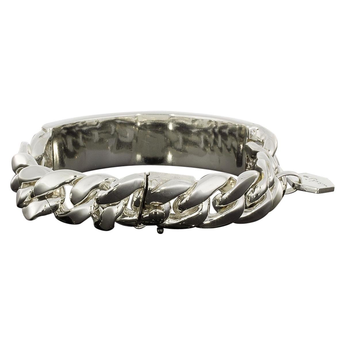 Item Details
Estimated Retail $2,800.00
Brand Ann Dexter Jones
Collection ID
Metal Sterling Silver
Finish Polished
Style Id/Identification
Width 16.20 mm
Fastening Box
Bracelet Length8.00 in
Metal Purity 925 Parts Per 1000