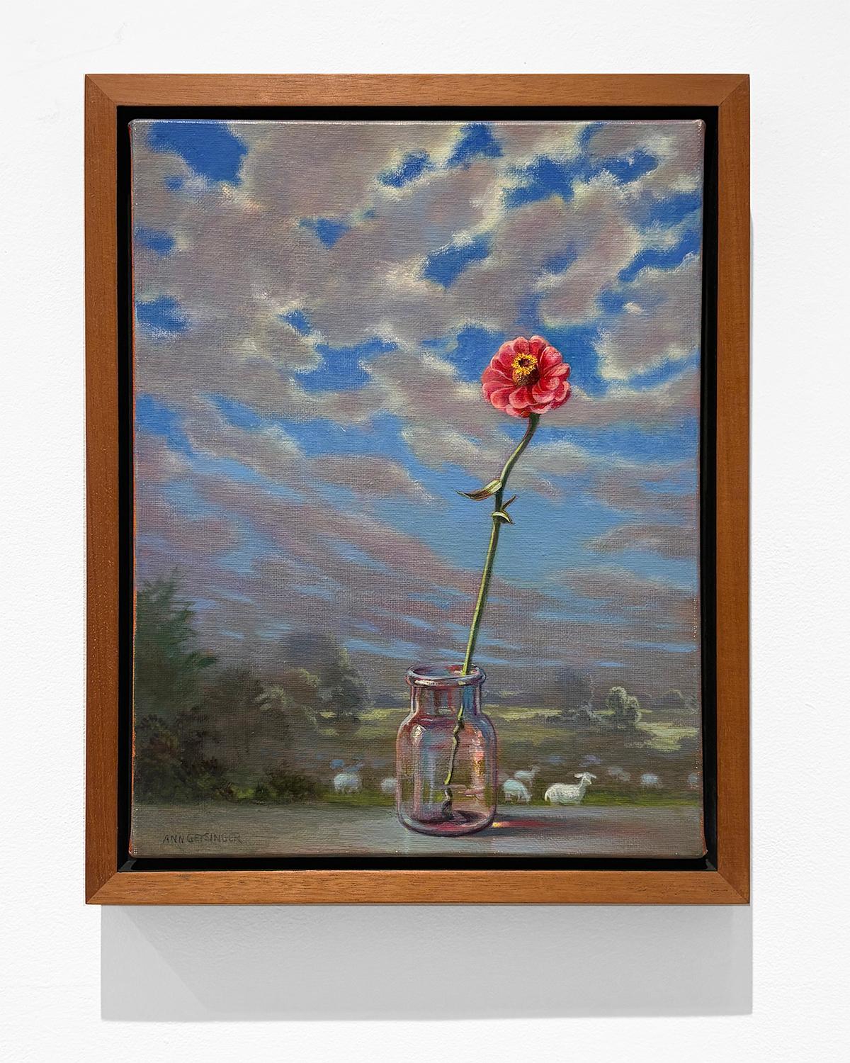 Herde und Zinnie (Rosa Zinnien-Stillleben mit Schafen und Wolkenlandschaft) (Realismus), Painting, von Ann Getsinger