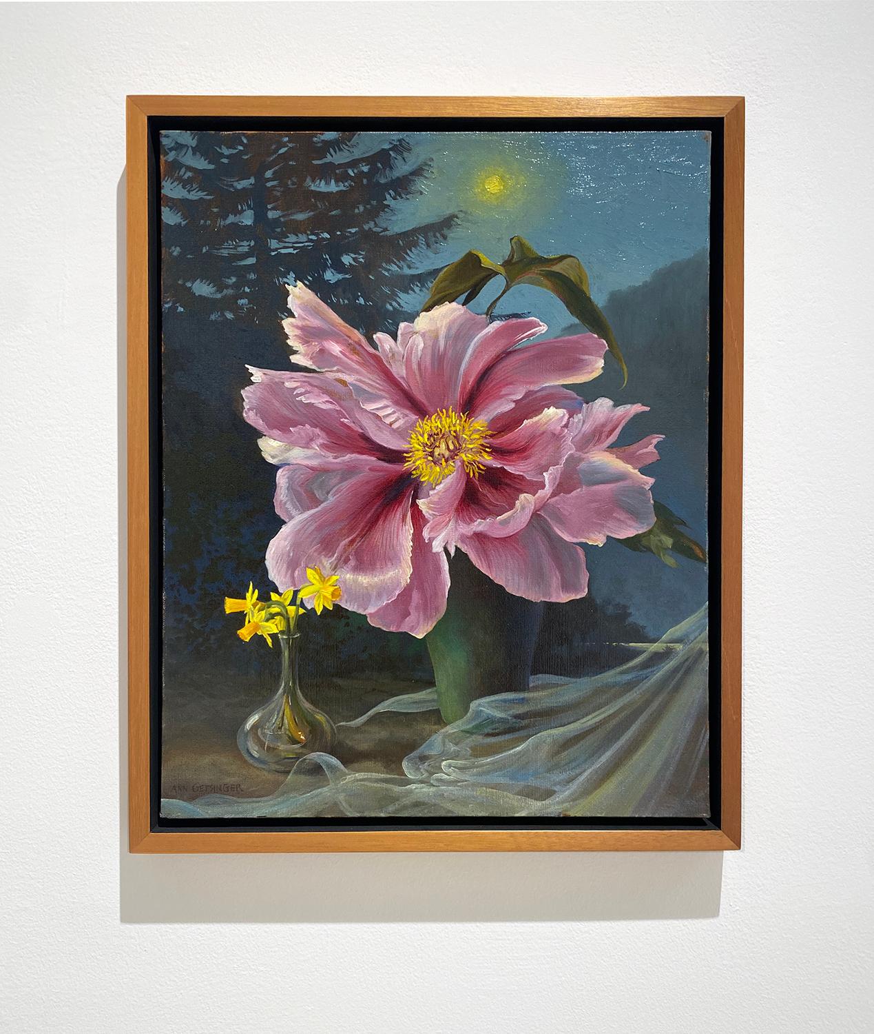 Pfingstrose (Rosa Pfingstrose mit gelber Mitte und kleinerer Narzisse Realistisches Stilleben) im Angebot 5