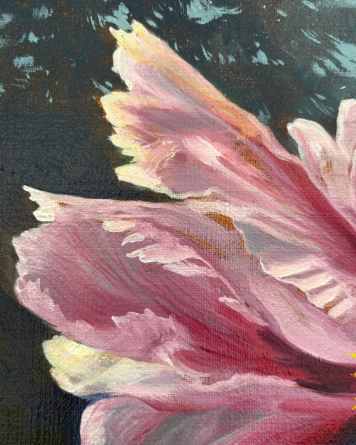 Pfingstrose (Rosa Pfingstrose mit gelber Mitte und kleinerer Narzisse Realistisches Stilleben) im Angebot 3