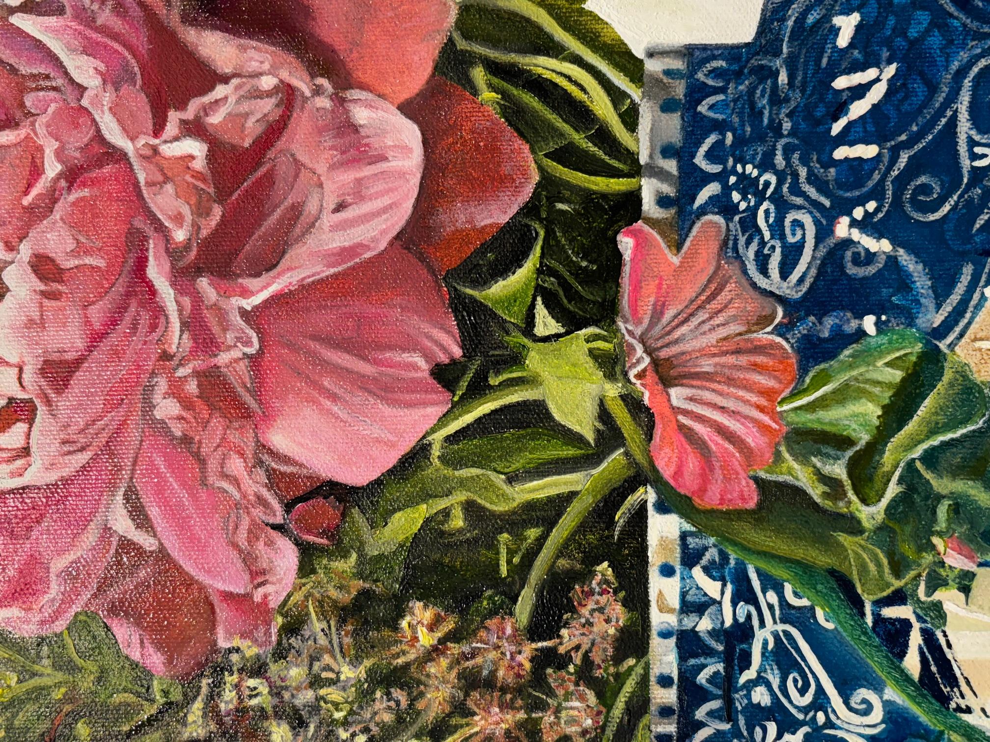 Dieses außergewöhnliche Kunstwerk ist derzeit in der Signet Contemporary Art Gallery und online ausgestellt und zu verkaufen.

Vase of Spring Light von Ann Goldberg fängt den lebhaften Kontrast zwischen der filigranen blau-weißen Porzellanvase und
