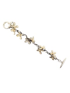 Bracciale con chiusura a T e maglie floreali in argento sterling di Ann King #24679