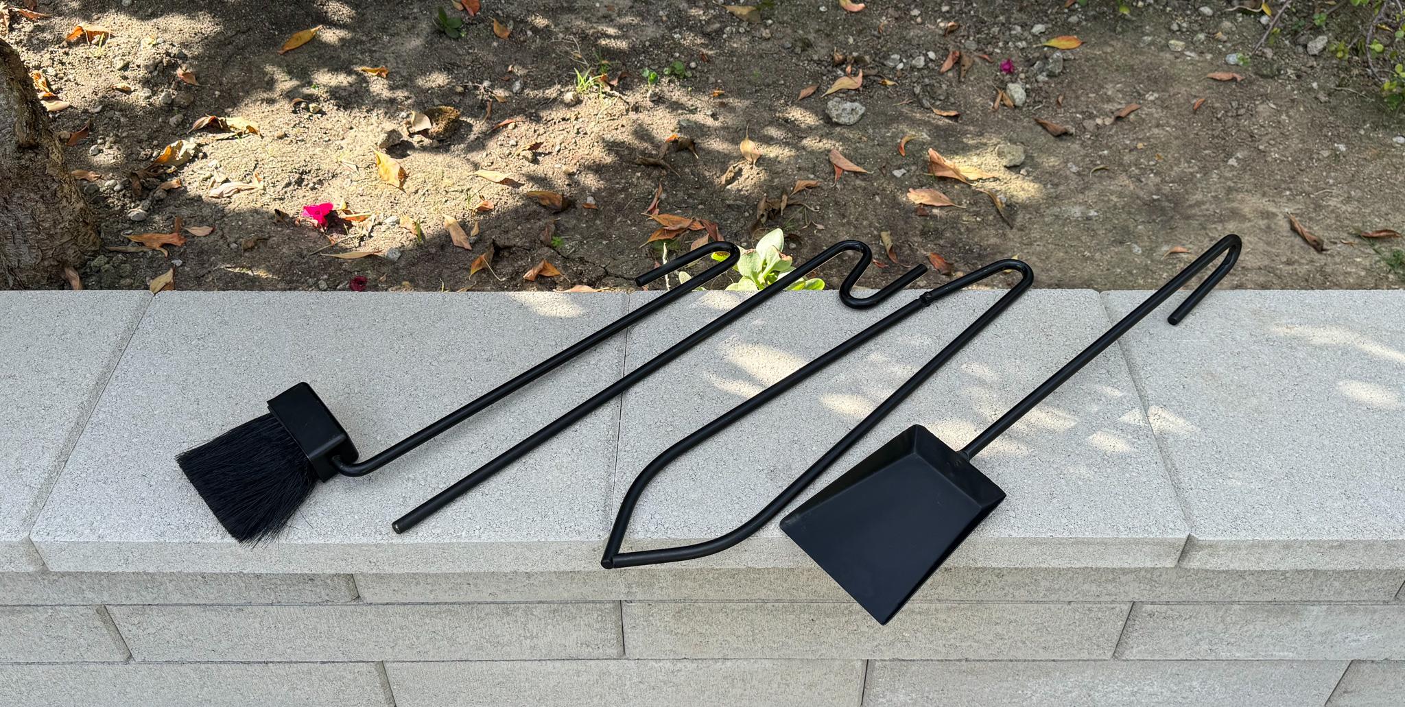 Outils de cheminée modernistes Ann Maes pour Mace-Line, vers 1977 en vente 2