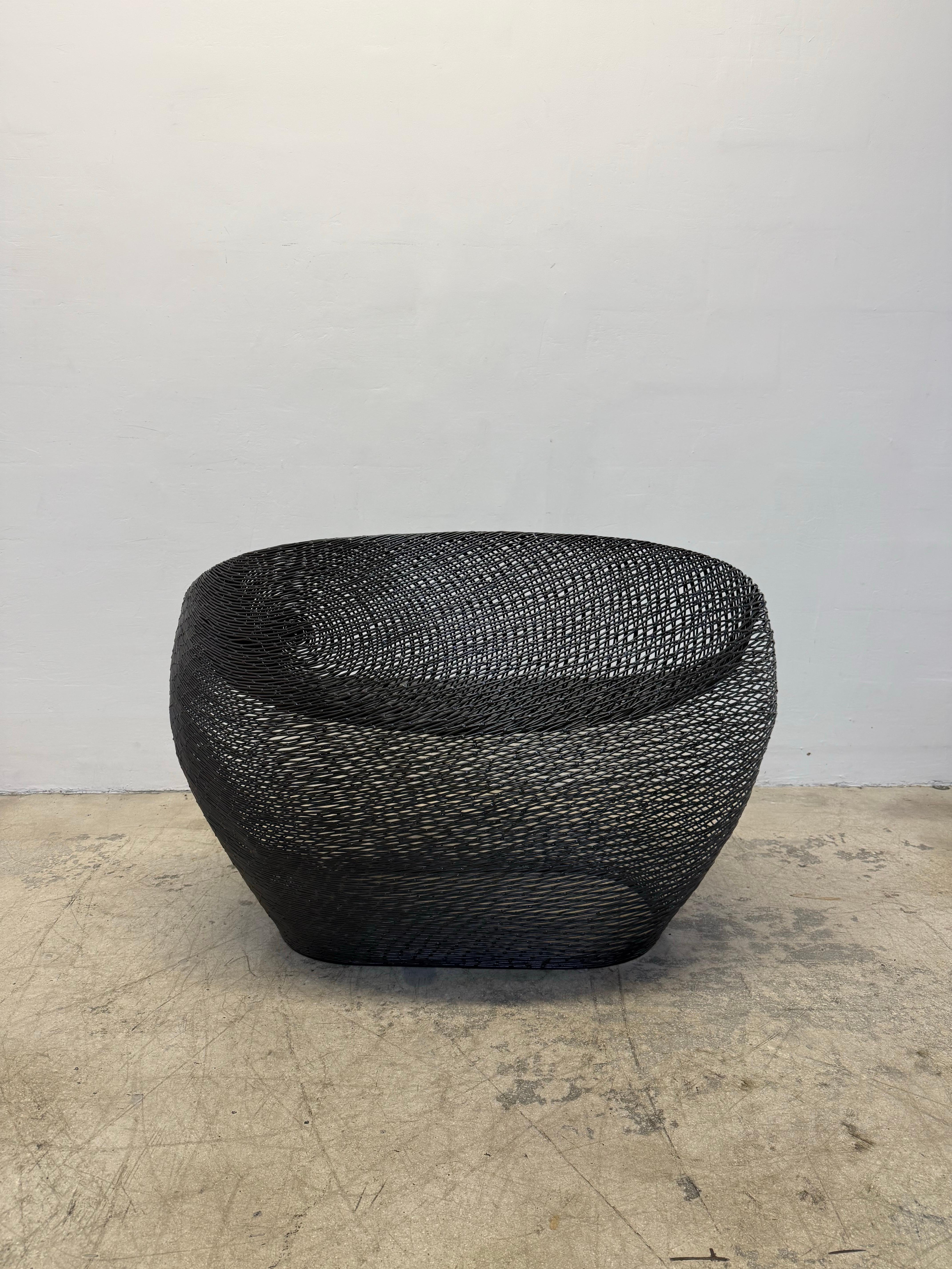 Fer Banc en fer galvanisé soudé à deux places Ann Pamintuan Cocoon, années 2000 en vente