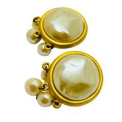 ANN TAYLOR signed vintage gold dangle pearls designer clip on earrings