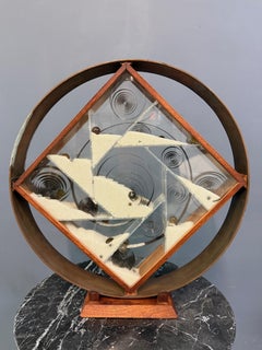 Scultura di sabbia cinetica Ann Wiseman in noce, lucite e ottone