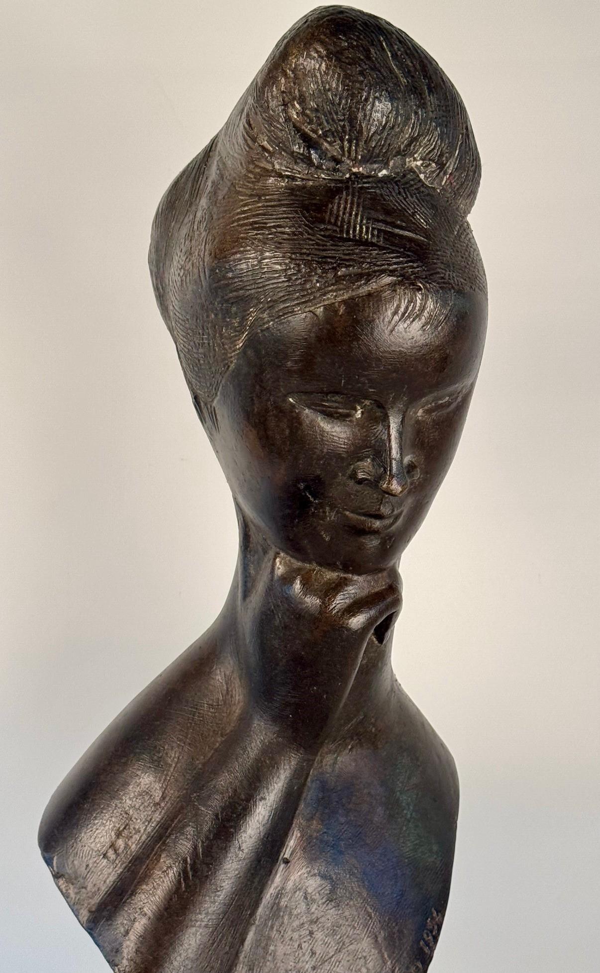 Ispirato alla tradizione manierista italiana, questo busto in bronzo intitolato 