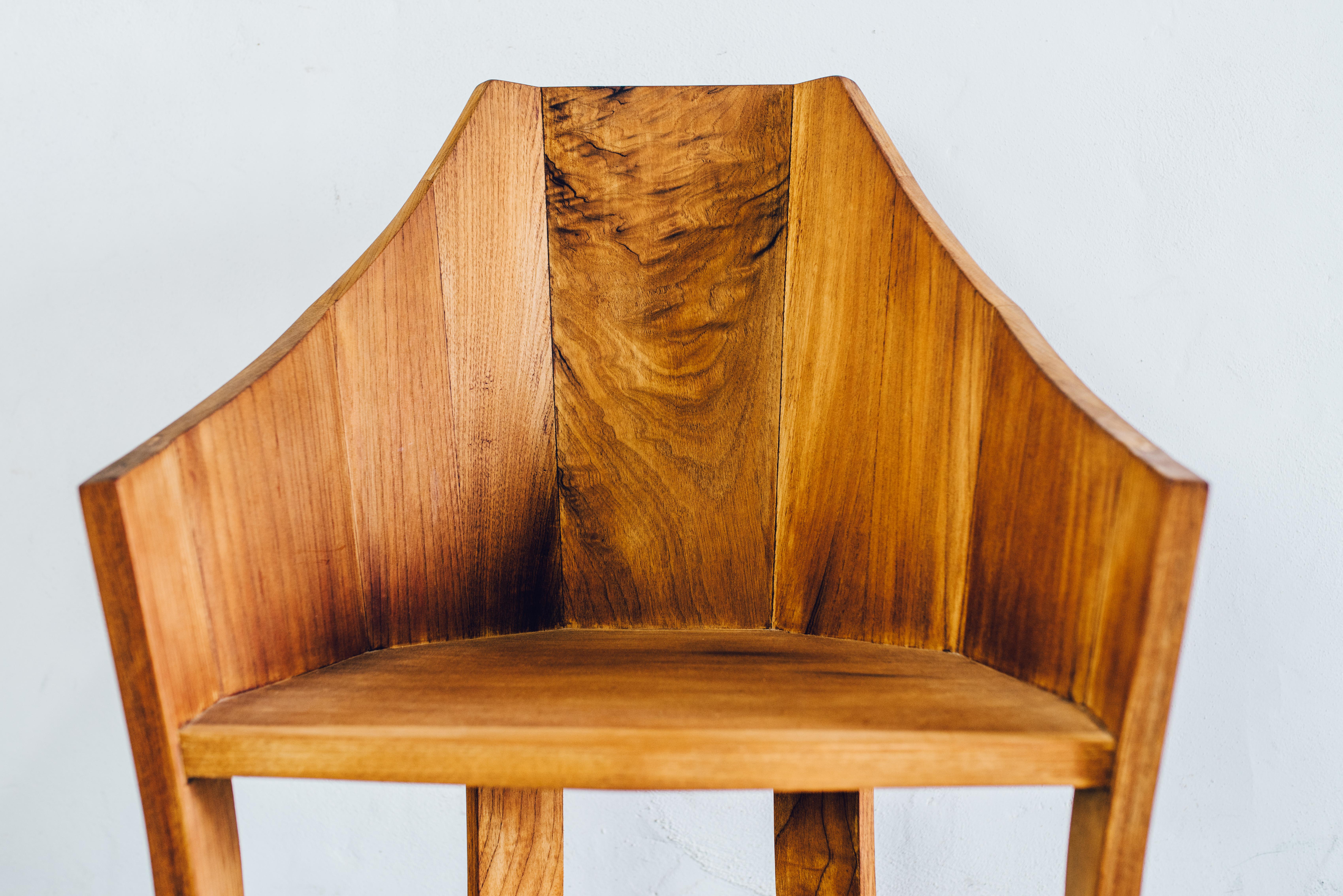 Fatto a mano Sedia Anna, in legno di cedro di vecchia crescita, disegnata e realizzata a mano da Rafael Calvo in vendita