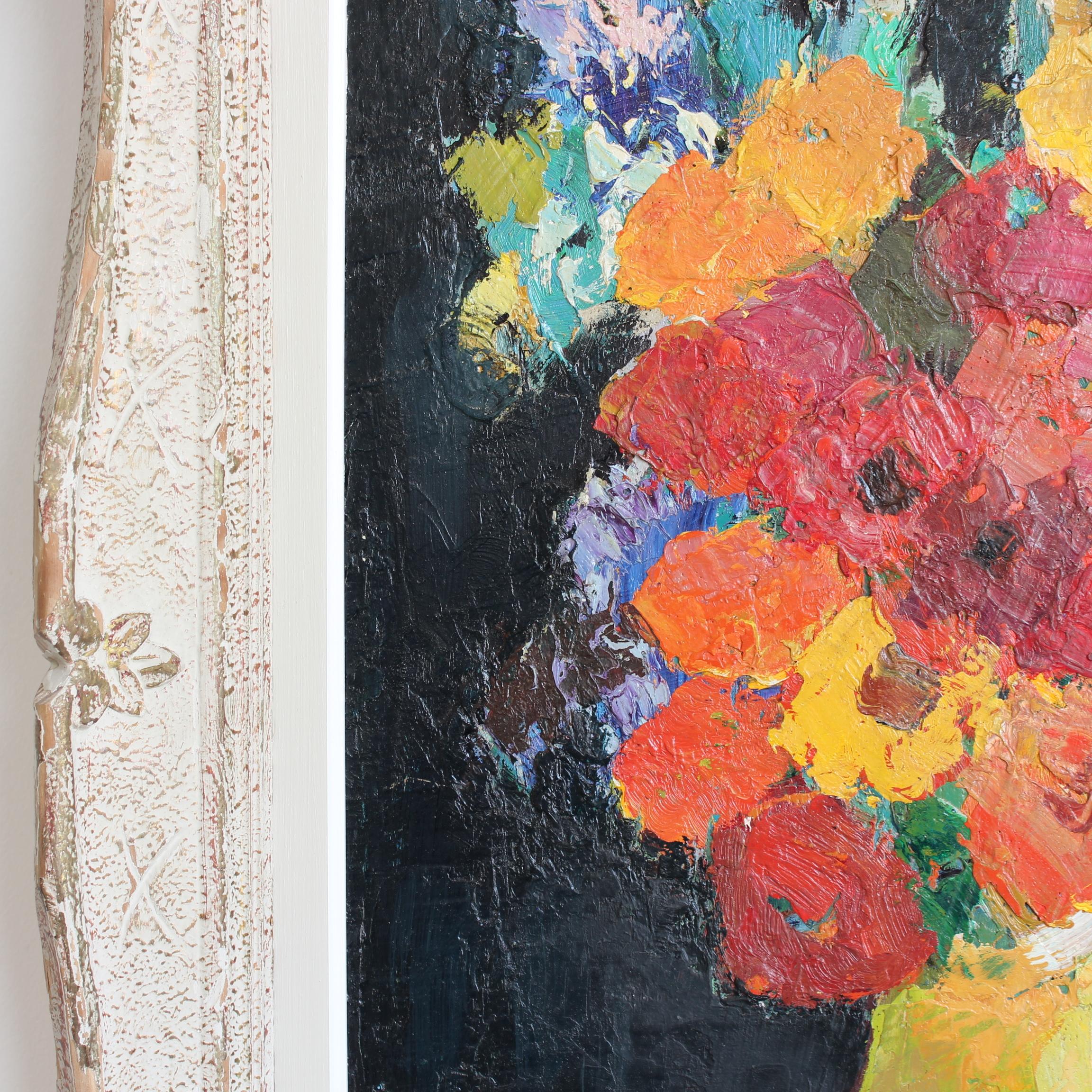 Bouquet dans un vase jaune en vente 11