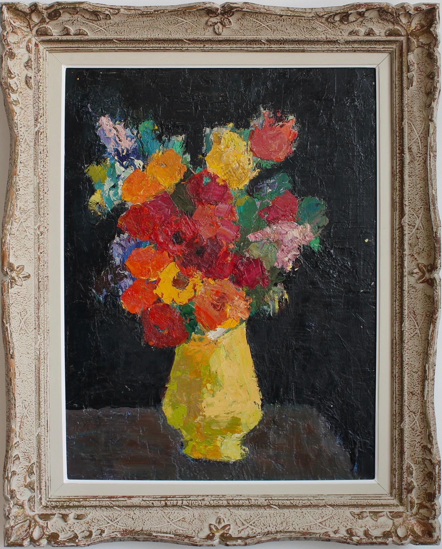 Bouquet dans un vase jaune