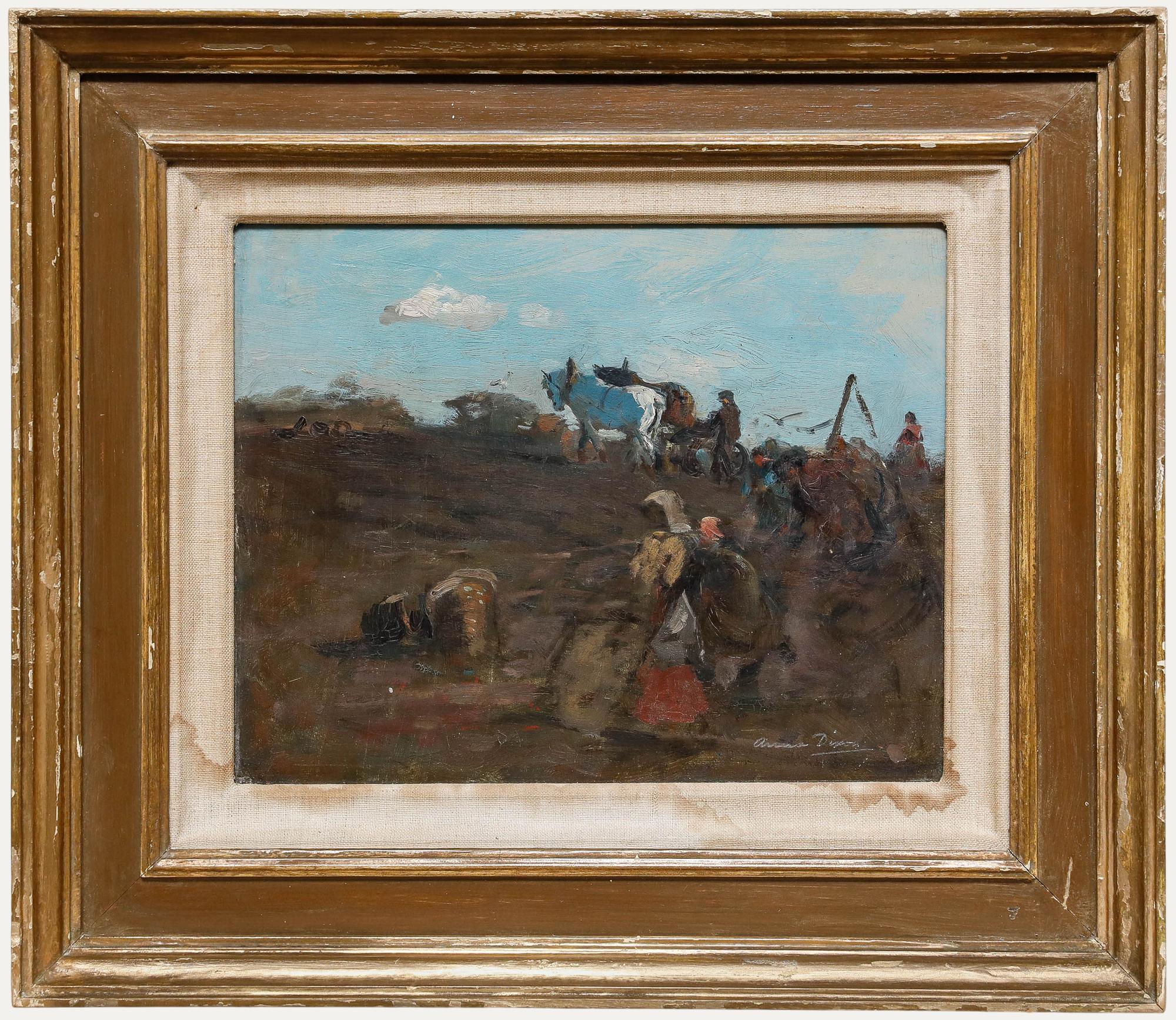Questo paesaggio pastorale raffigura lavoratori agricoli impegnati in lavori nei campi, resi in tonalità brune e ocra che dominano il primo piano e la zona centrale. La composizione è ancorata da un cielo blu punteggiato da soffici nuvole bianche,