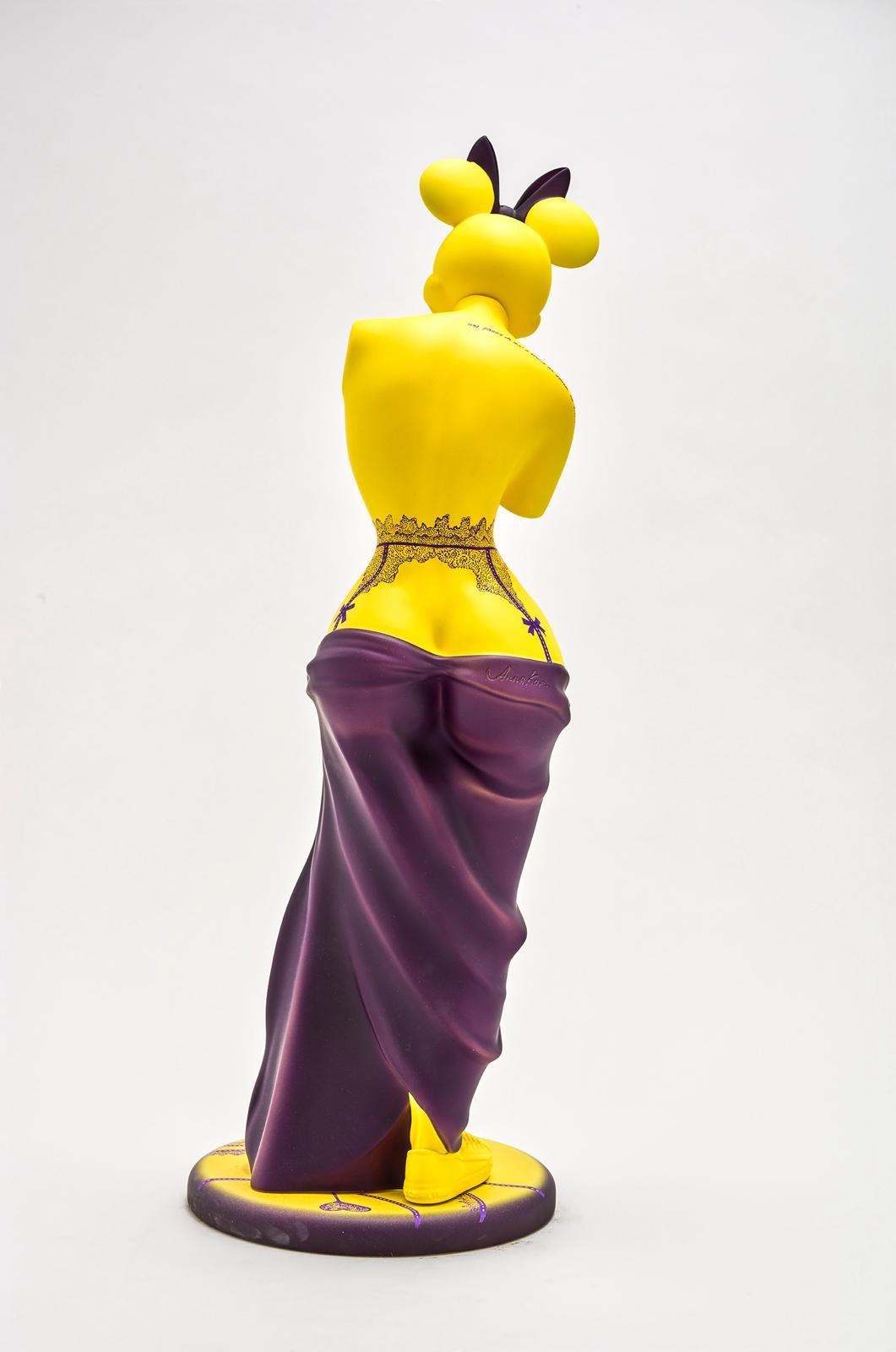 Minnie Mello Yellow  - Sculpture by Anna Kara