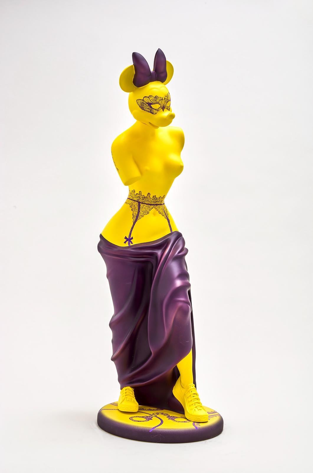 Anna Kara Figurative Sculpture - Minnie Mello Yellow 