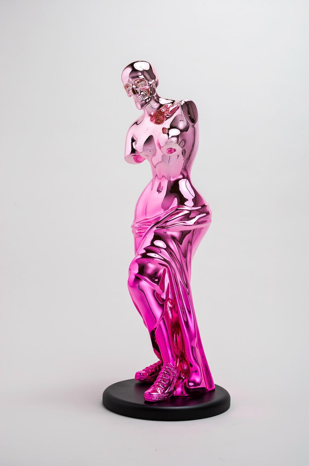 Minnie rose pâle  - Sculpture de Anna Kara