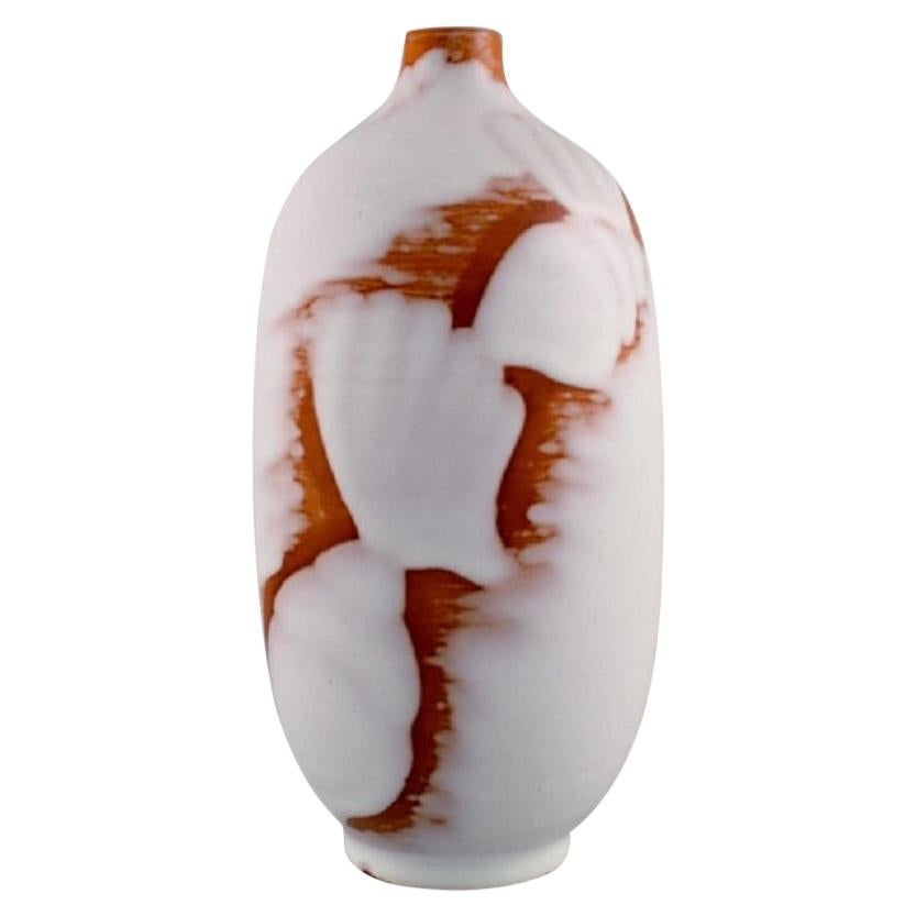 Anna Lisa Thomson, Vase in White Glazed Ceramics with Seashells For Sale