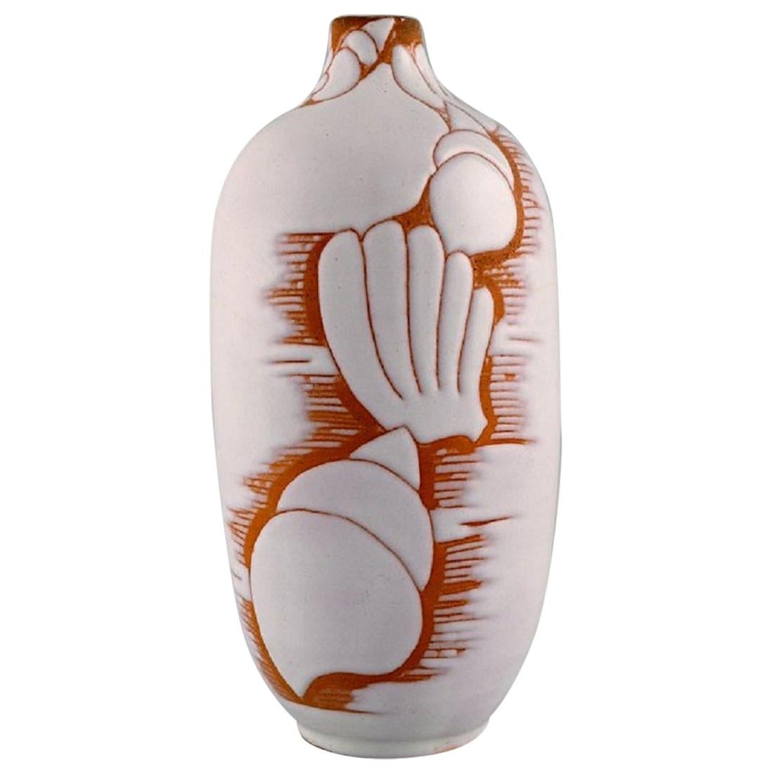 Anna Lisa Thomson, Vase in White Glazed Ceramics with Seashells