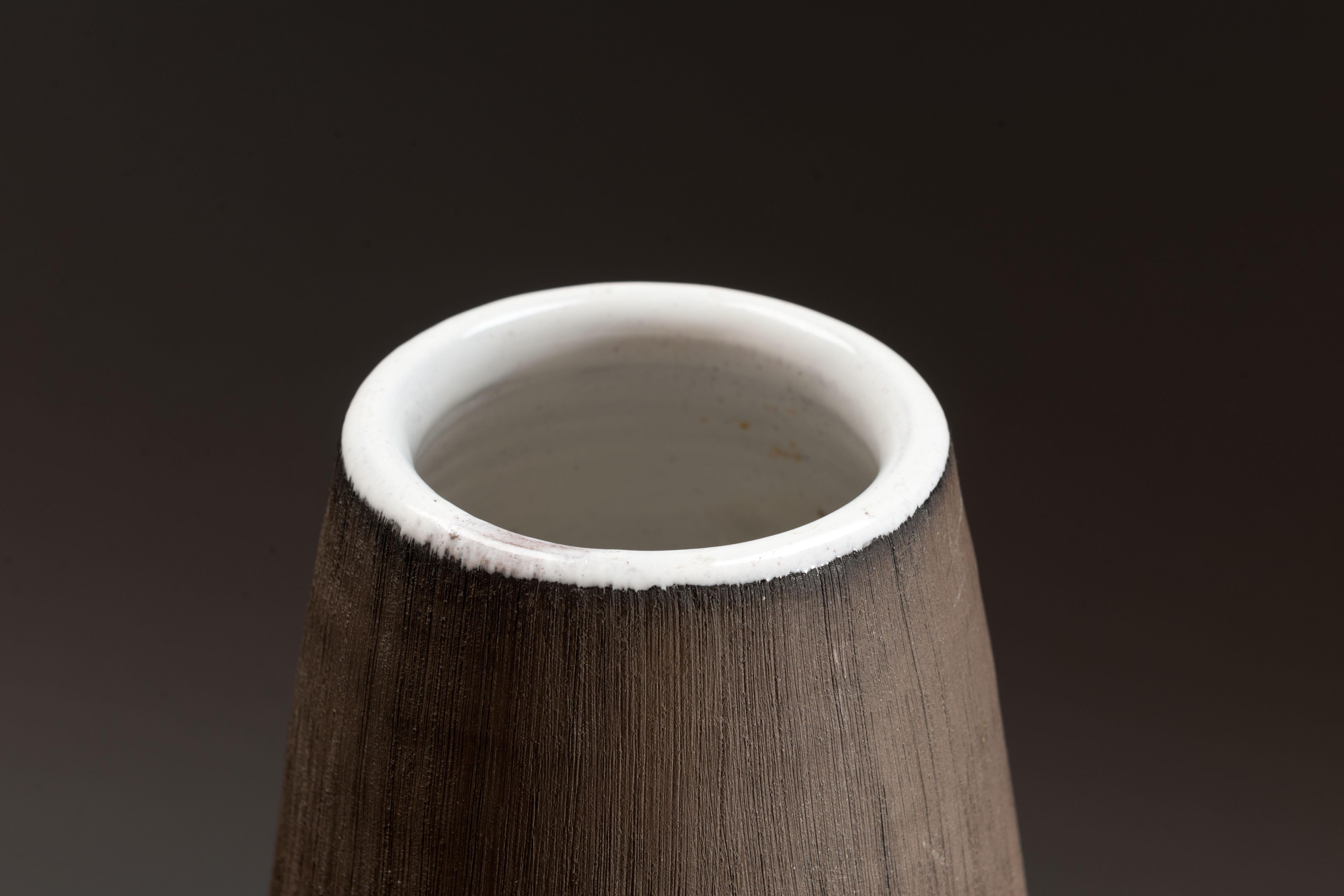 Mid-20th Century Anna-Lisa Thomson Ceramic 'Paprika' Vases (3) by Upsala Ekeby For Sale