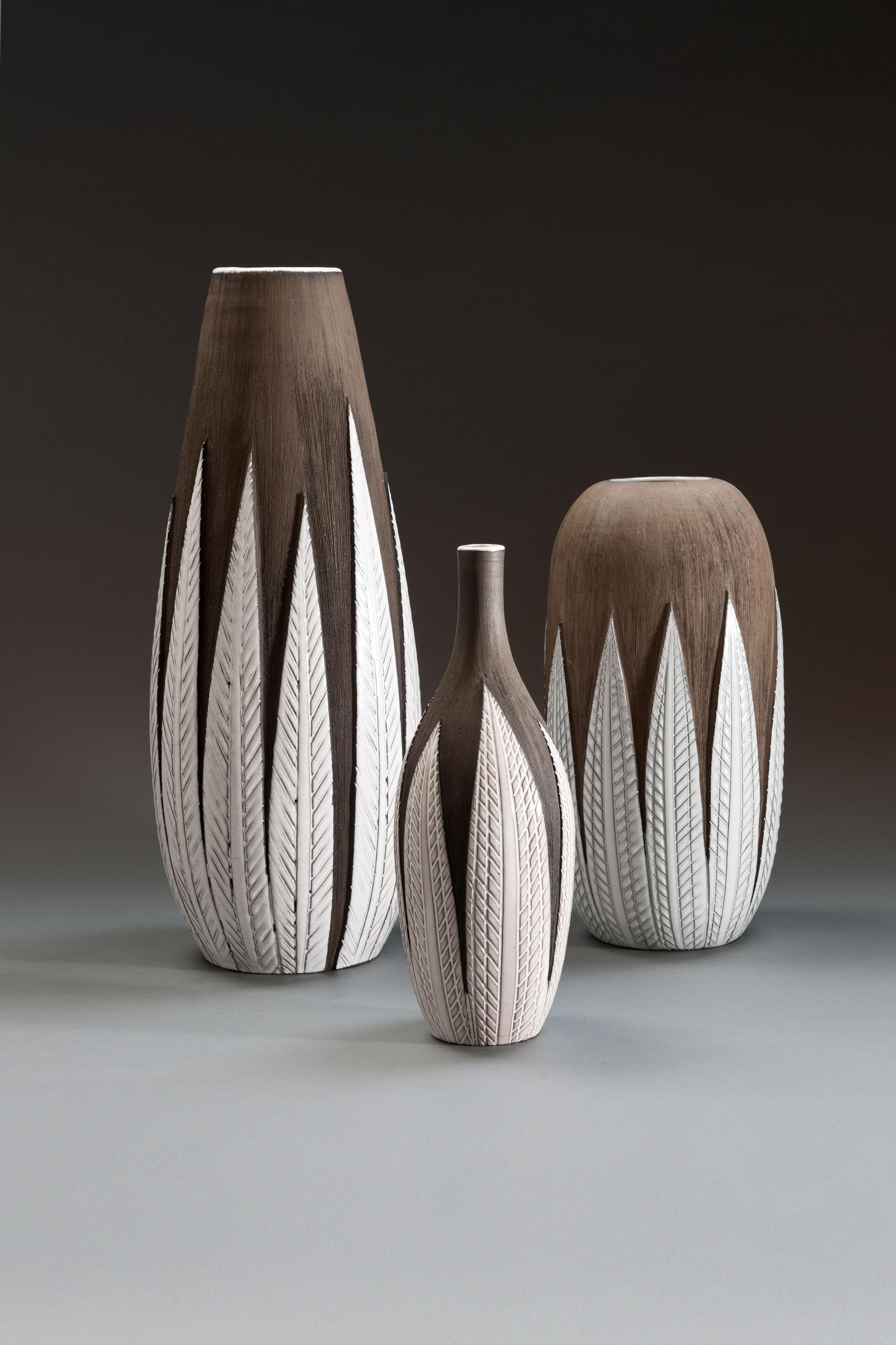 Scandinavian Modern Anna-Lisa Thomson Ceramic 'Paprika' Vases (3) by Upsala Ekeby For Sale