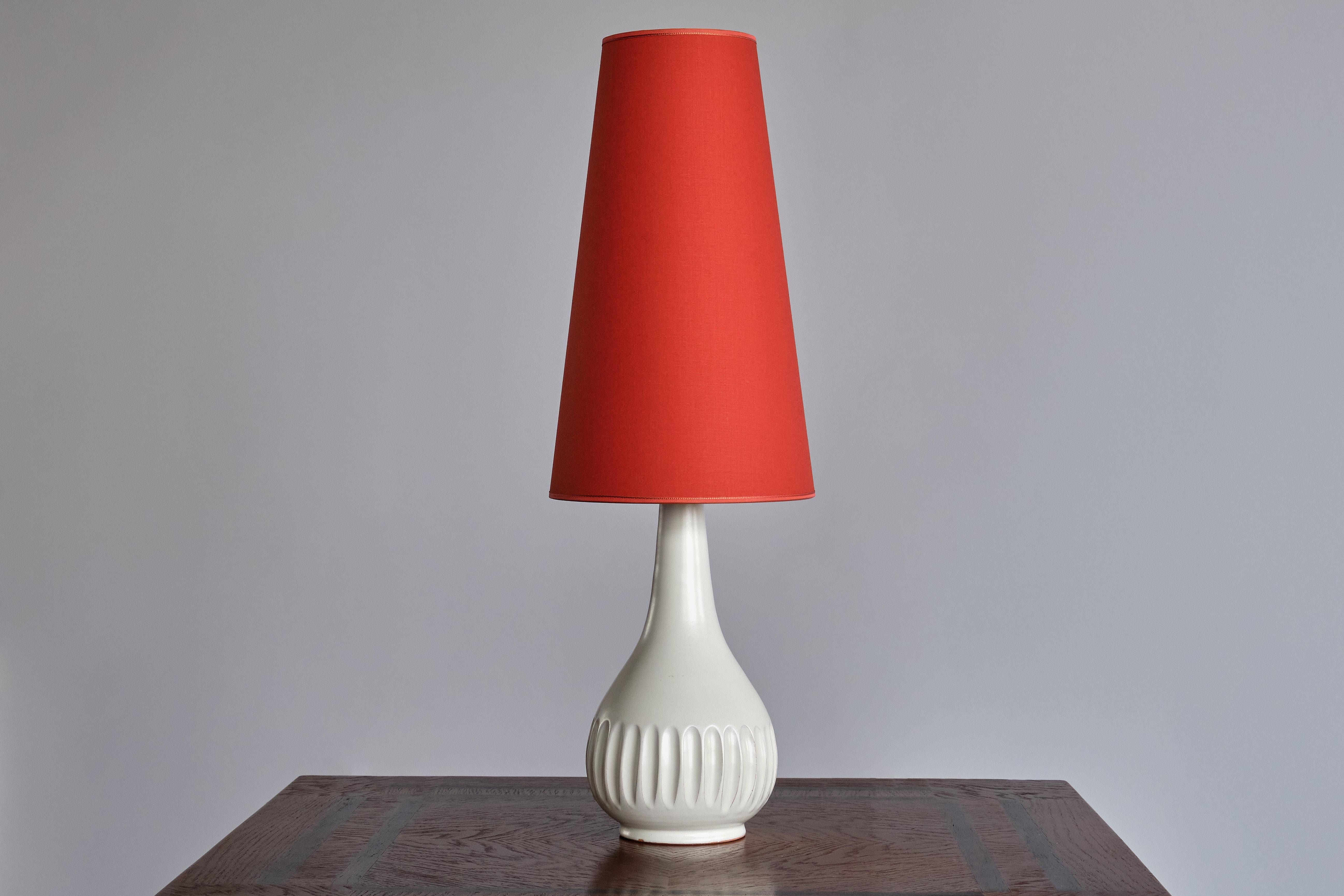 Scandinave moderne Lampe de table en céramique Anna-Lisa Thomson, Upsala-Ekeby, moderne suédoise, années 1940 en vente