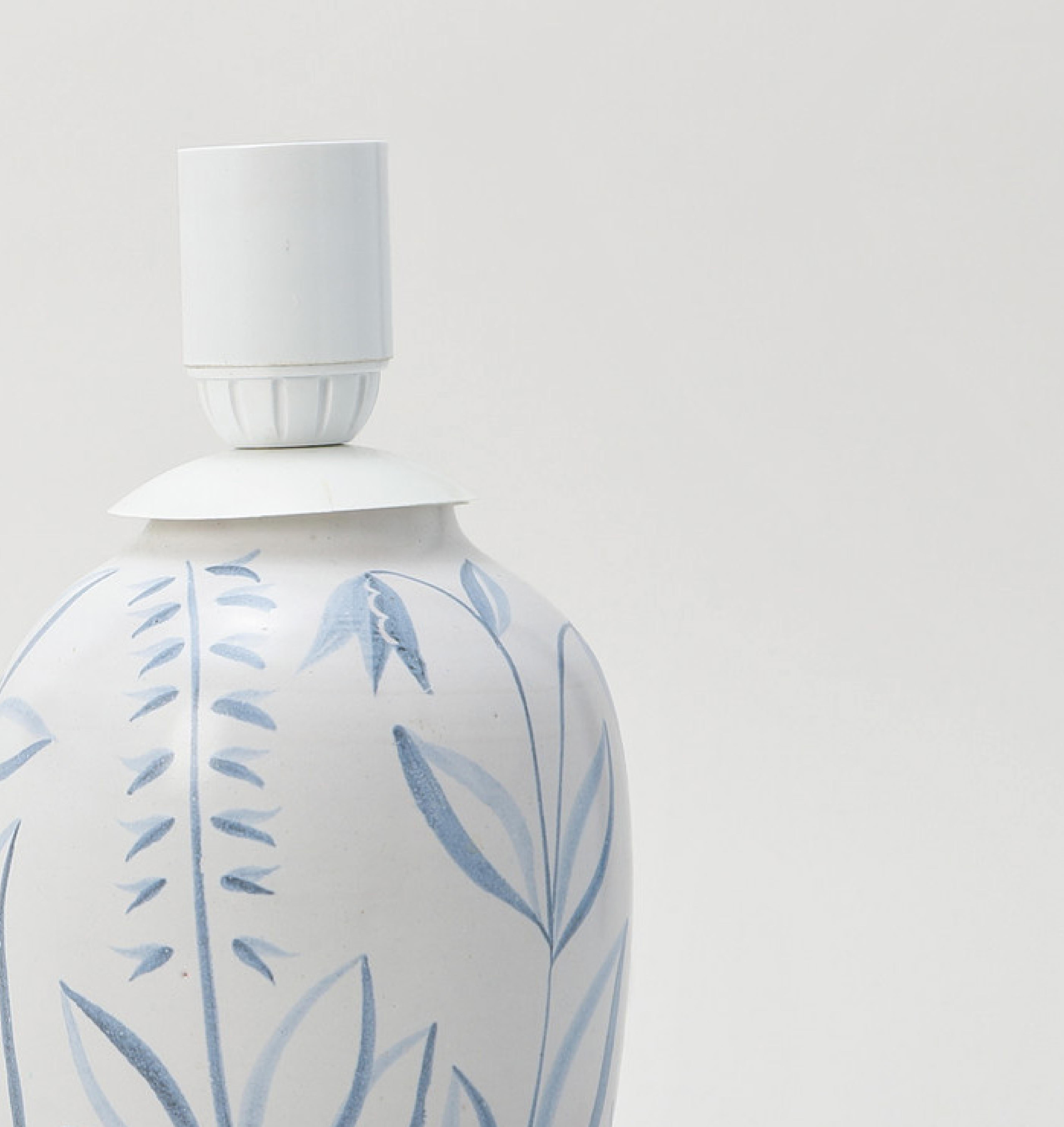 Anna-Lisa Thomson Flora Tischlampe für Upsala Ekeby, Schweden, ca. 1940-50er Jahre (Mitte des 20. Jahrhunderts) im Angebot