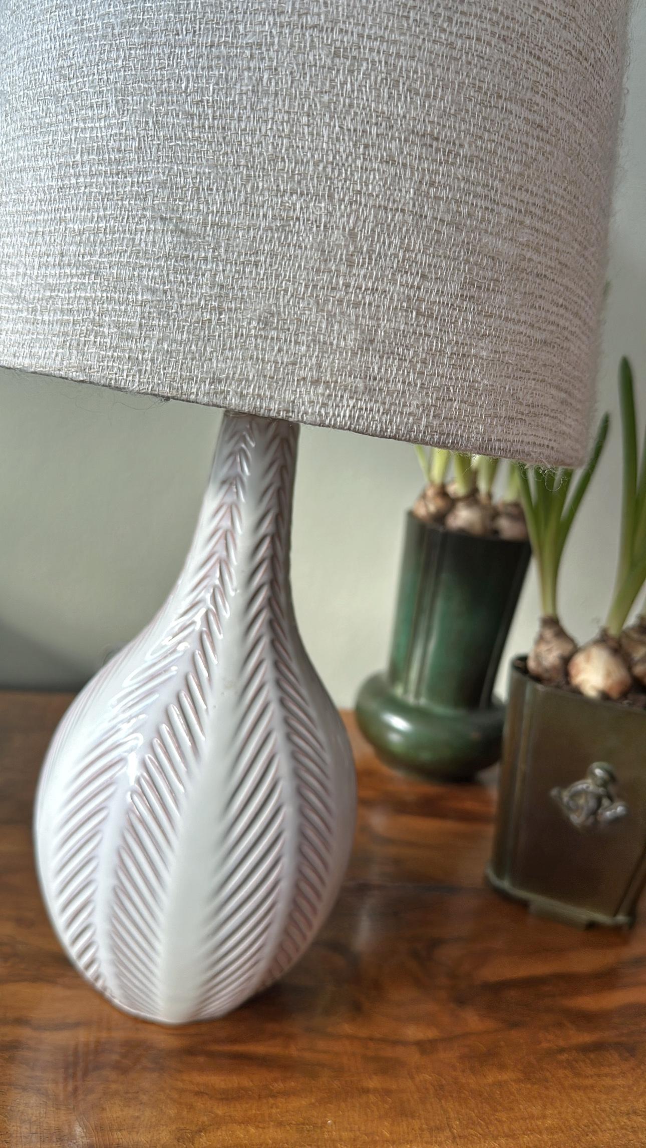 Suédois Lampe de table en céramique émaillée Anna-Lisa Thomson par Upsala Ekeby, Suède, années 1940 en vente