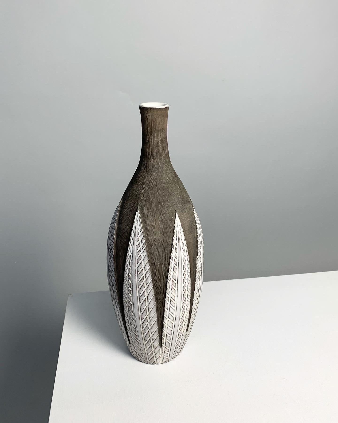 Swedish Anna-Lisa Thomson Paprika Vase Stoneware Relief Upsala Ekeby 1950s For Sale