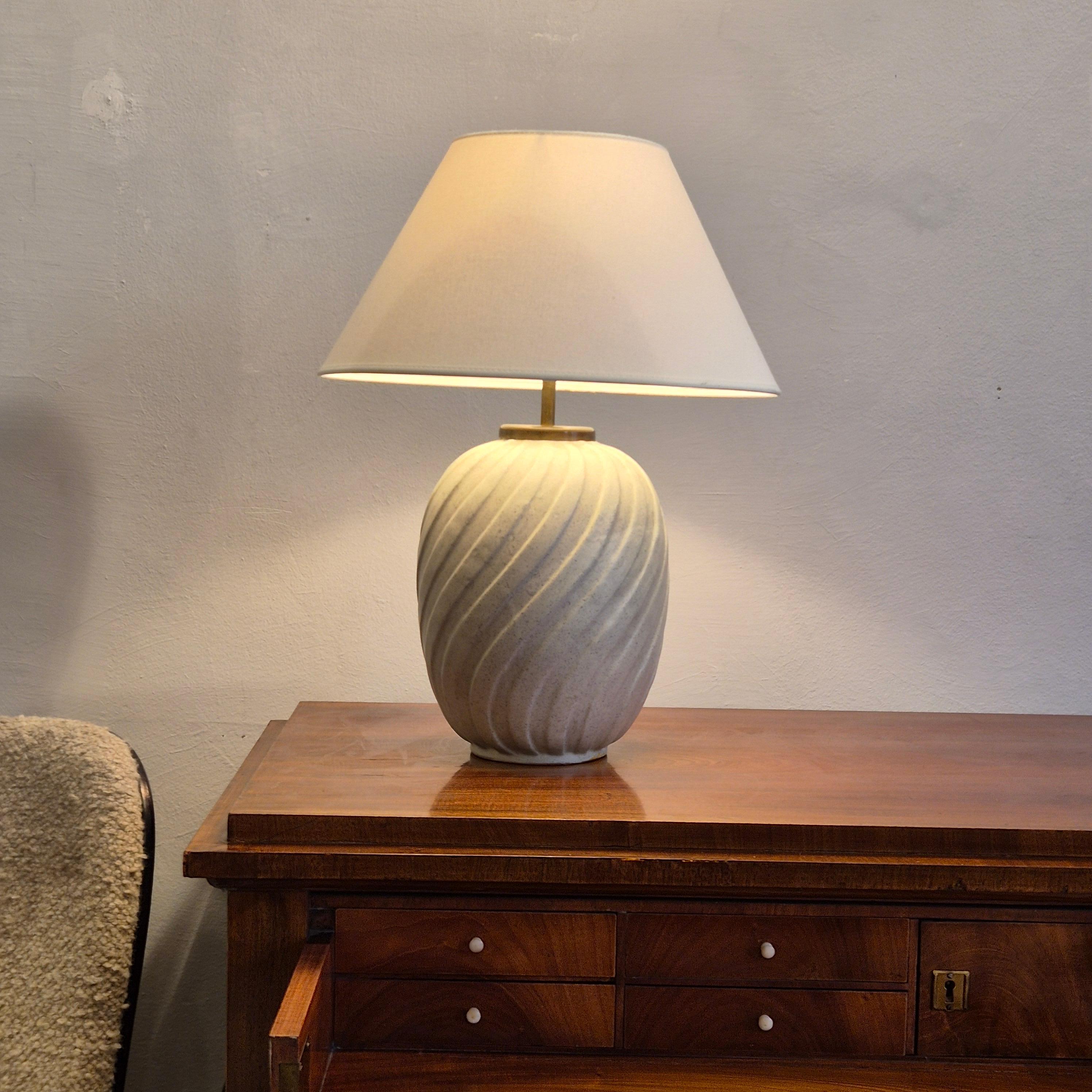 Anna-Lisa Thomson, table lamp, Ekeby, Swedish Modern 1940/50s. In Good Condition For Sale In Stockholm, SE