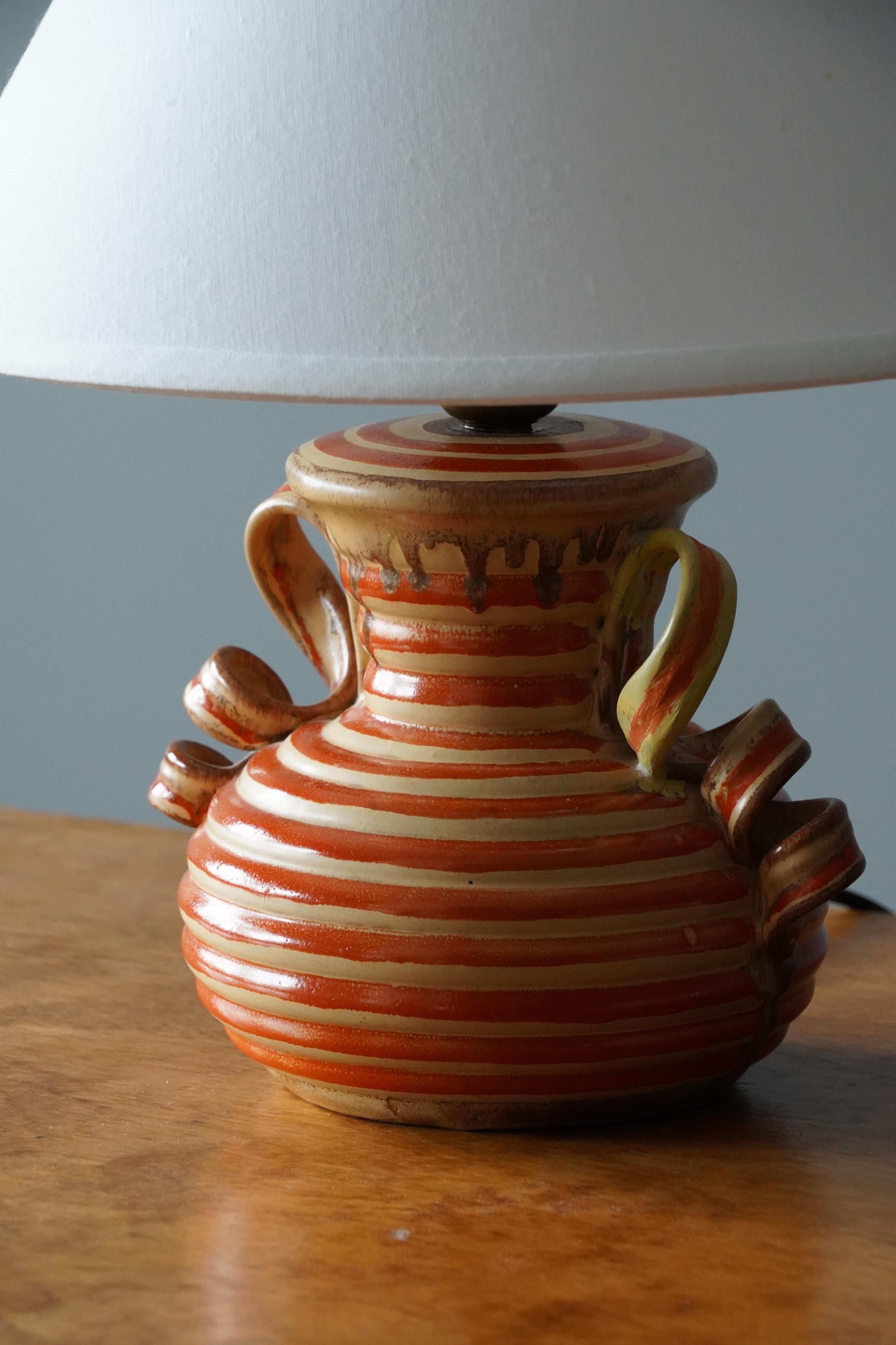 Anna-Lisa Thomson, Table Lamp, Glazed Ceramic, Upsala-Ekeby, Sweden, 1940s In Good Condition In High Point, NC